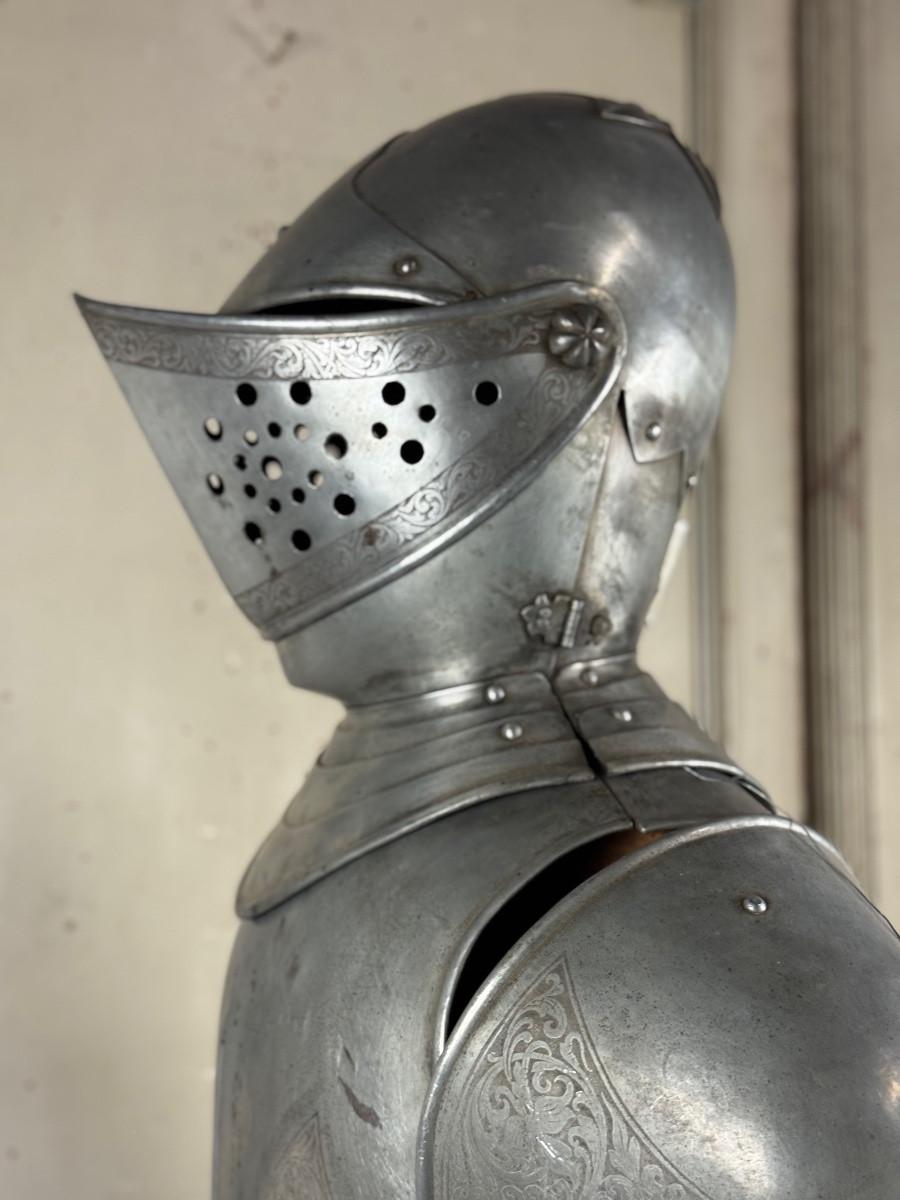 Renaissance-style armour, circa 1880 In Good Condition For Sale In Honnelles, WHT