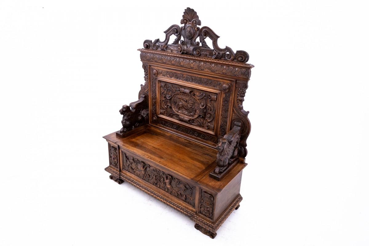 French Renaissance style bench with storage, France, circa 1870. For Sale