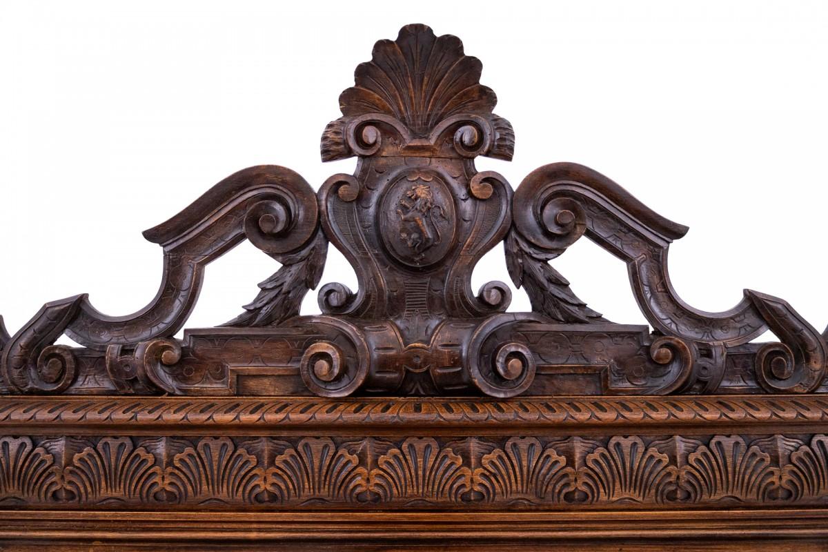 Renaissance style bench with storage, France, circa 1870. In Good Condition For Sale In Chorzów, PL