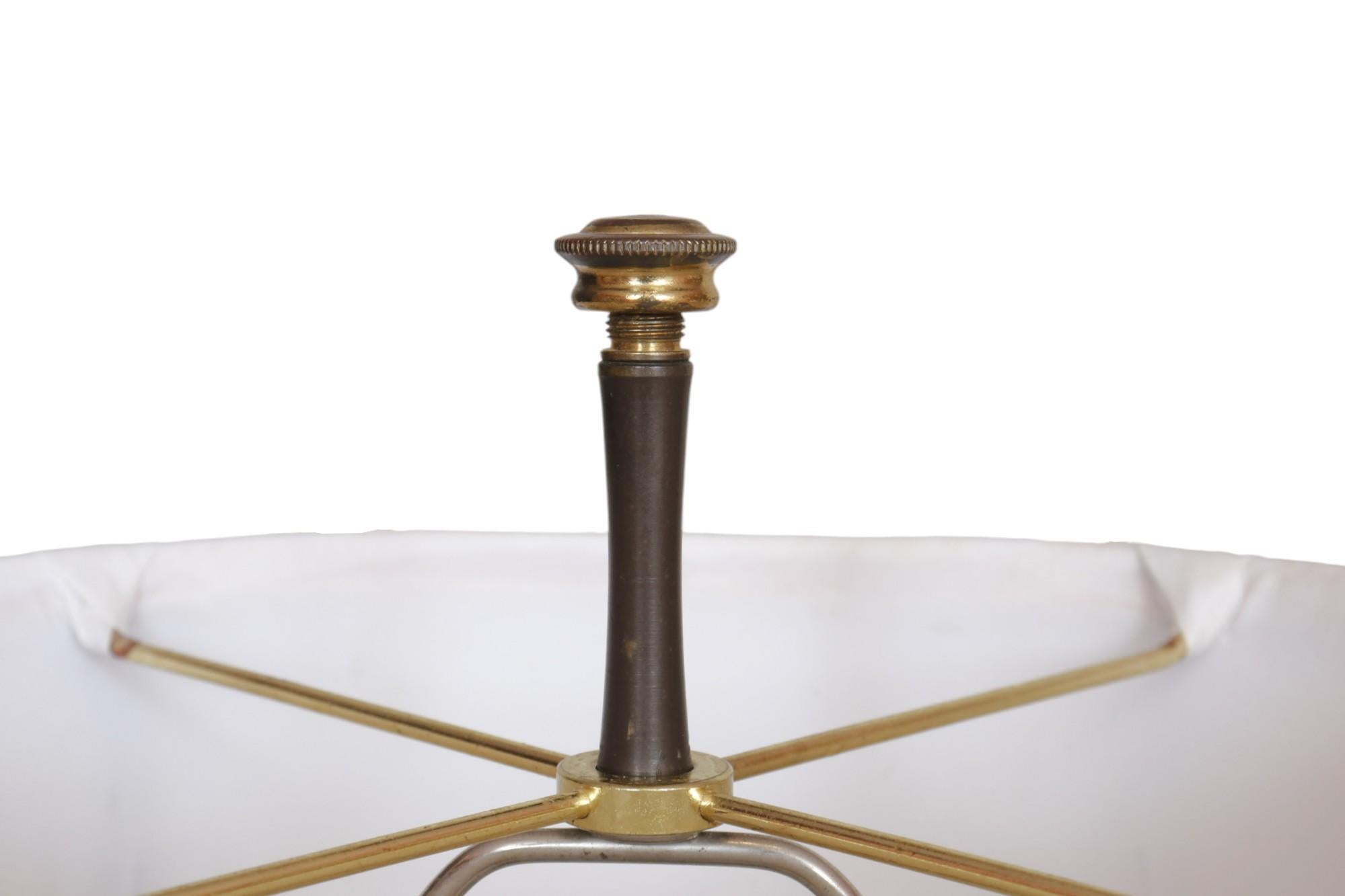 Tischlampen aus Bronze und Porzellan im Renaissance-Stil, ein Paar im Zustand „Gut“ im Angebot in Bradenton, FL
