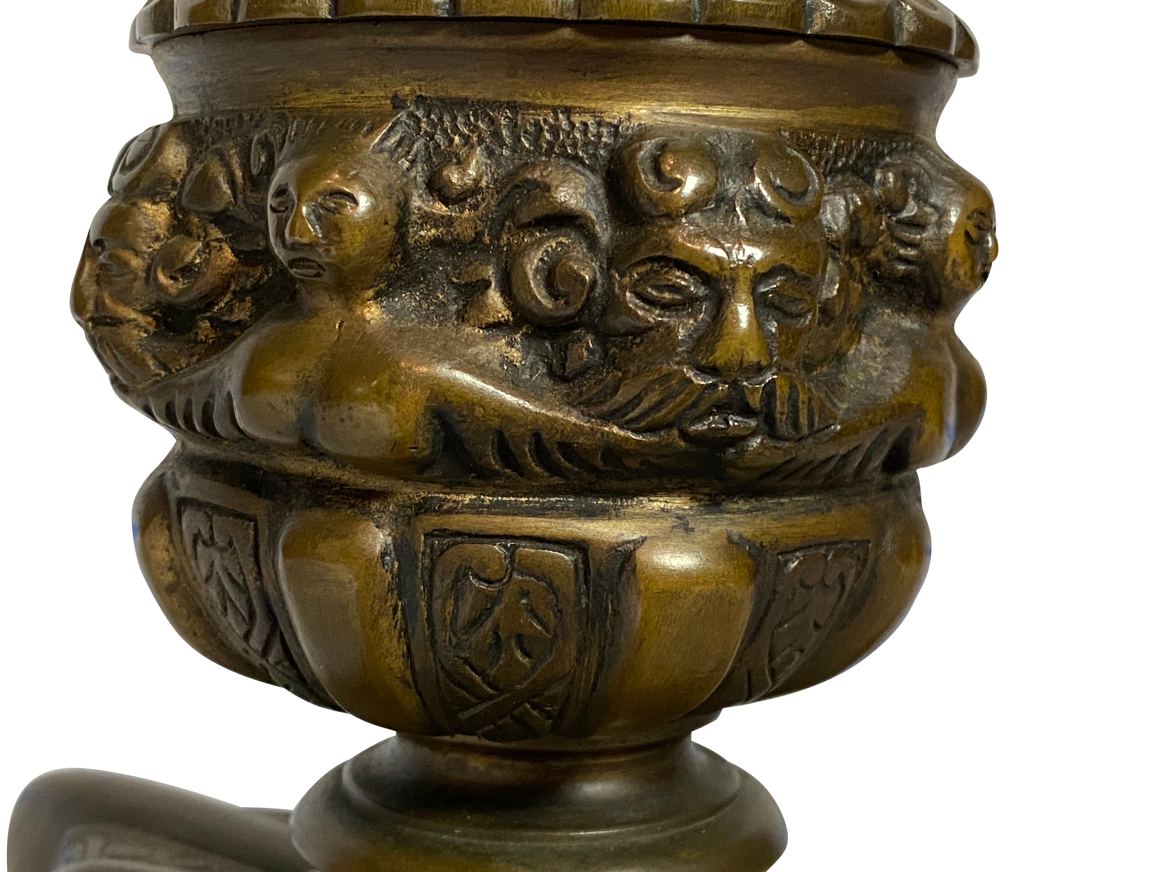 Tischlampe aus Bronze im Renaissance-Stil im Angebot 5