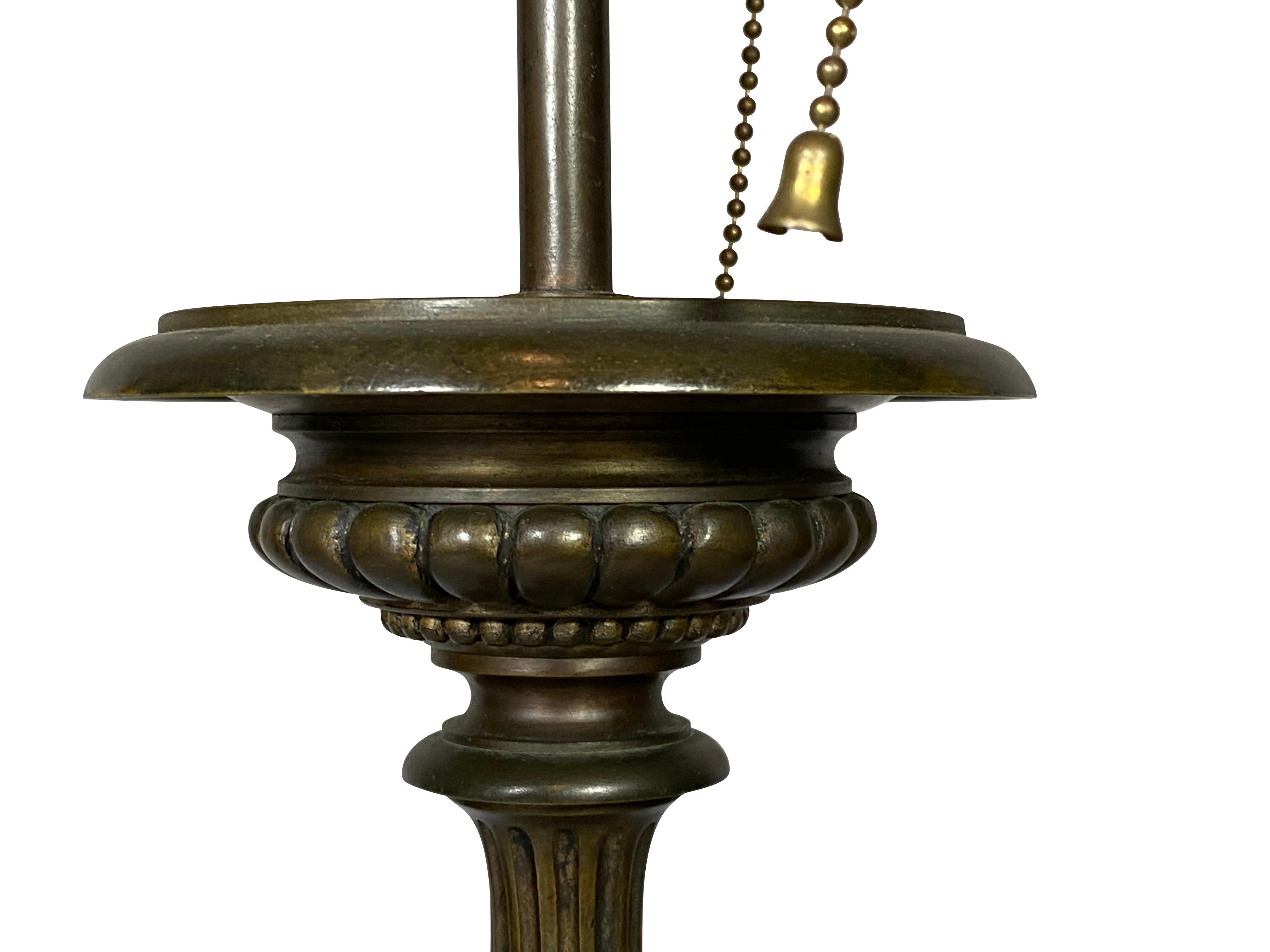 Lampe de table en bronze de style Renaissance en vente 7