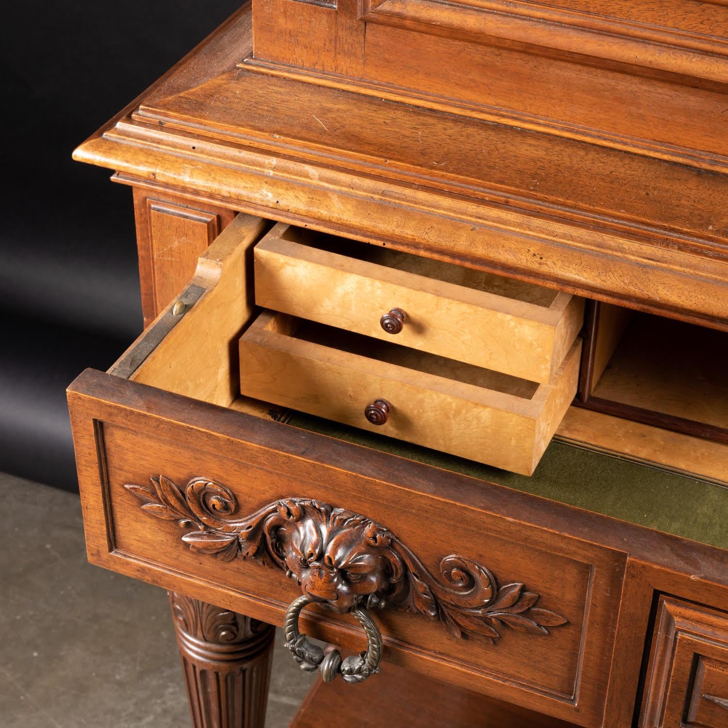 Renaissance Style Cabinet in Carved Walnut, 19th Century. For Sale 4