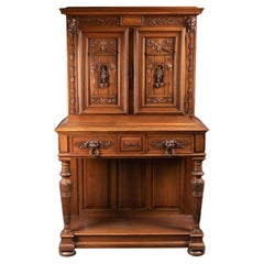 Antique Renaissance Style Cabinet in Carved Walnut, 19th Century.