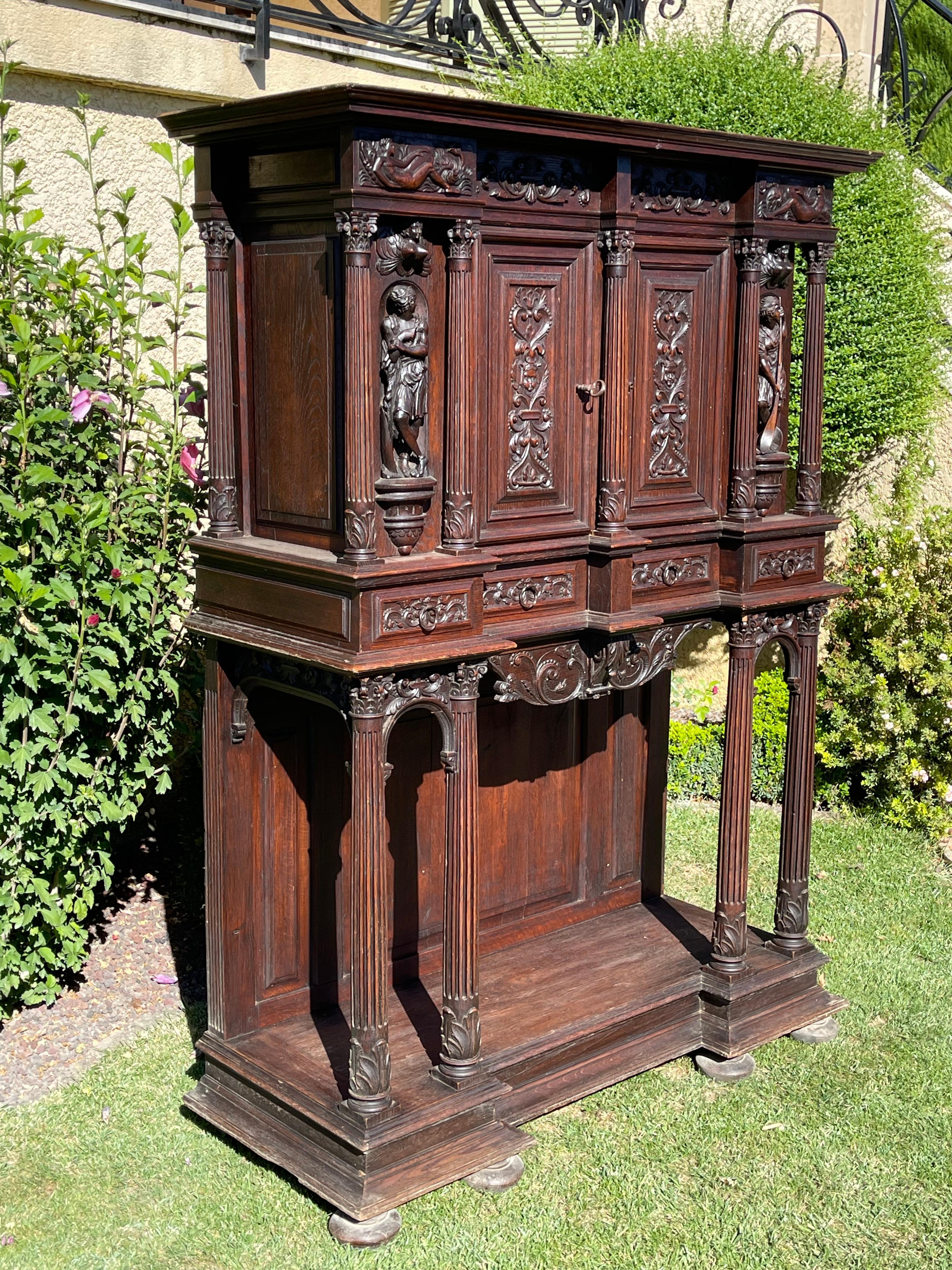 Renaissance Style Carved Cabinet in oak, XIXth century For Sale 4