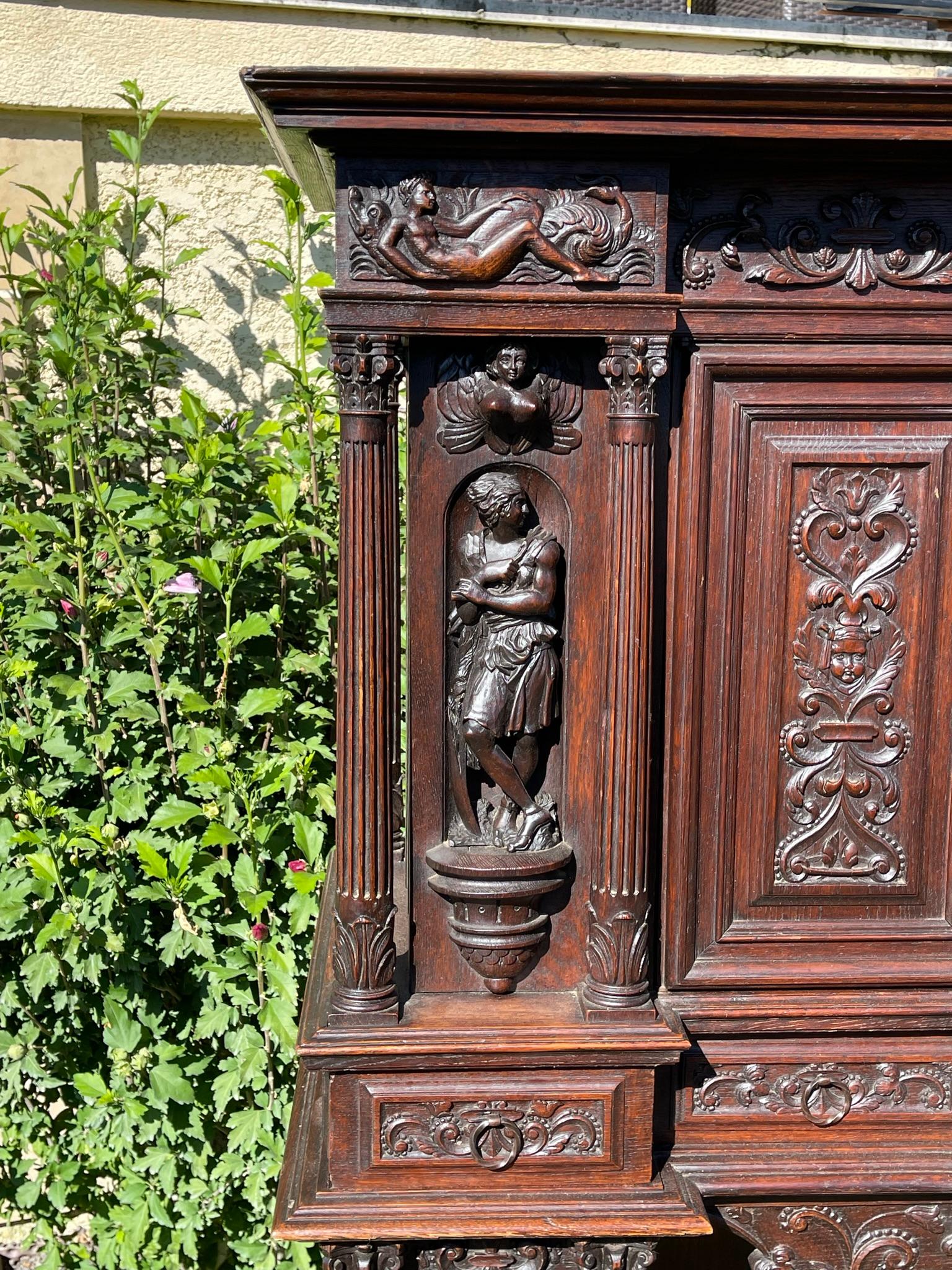 French Renaissance Style Carved Cabinet in oak, XIXth century For Sale