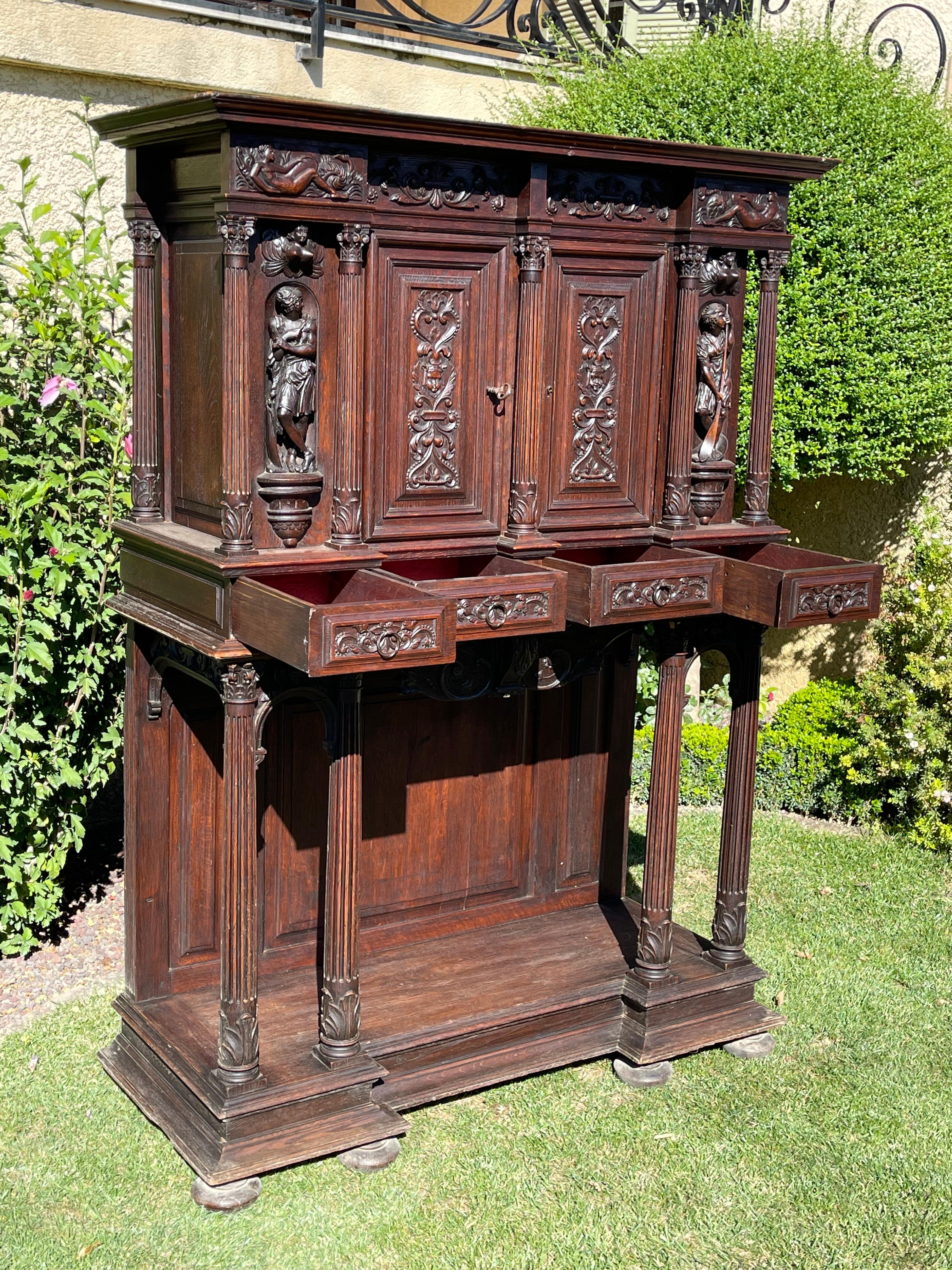 Renaissance Style Carved Cabinet in oak, XIXth century For Sale 2
