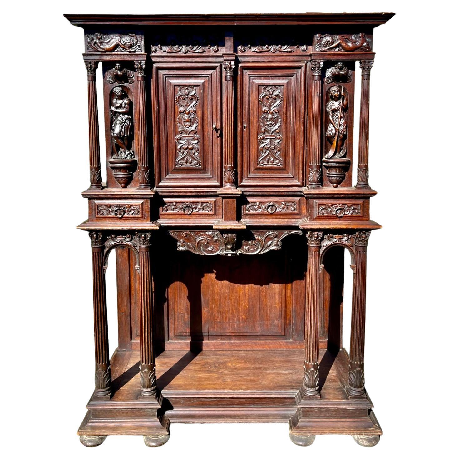 Gabinetto intagliato in stile rinascimentale in Oak, XIX secolo