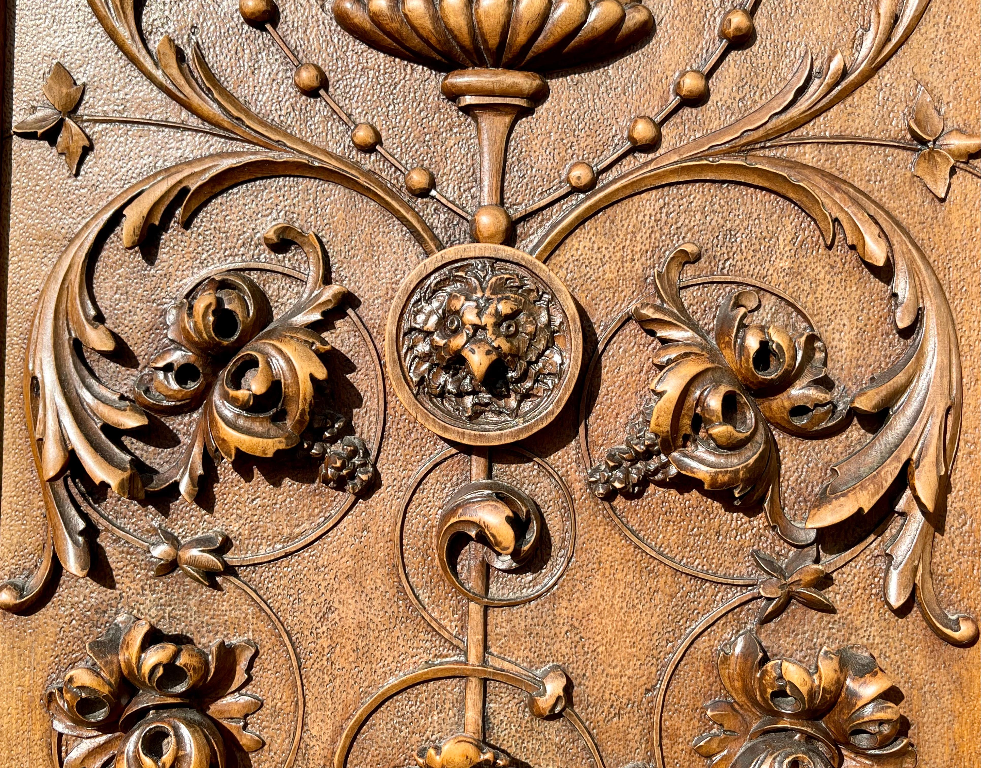 Renaissance Style, Carved Walnut Buffets, 19th Century For Sale 6