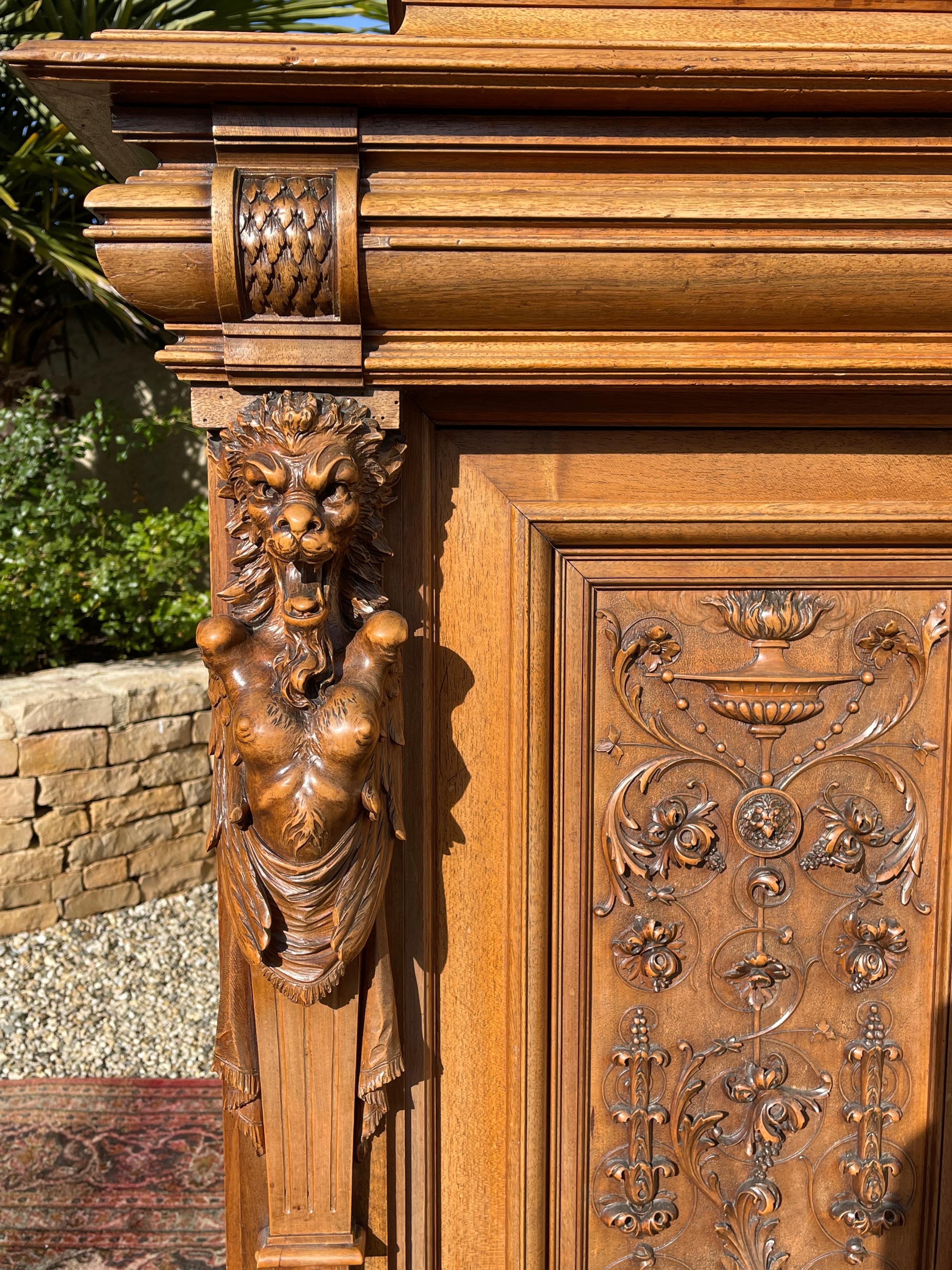 Renaissance Style, Carved Walnut Buffets, 19th Century For Sale 4
