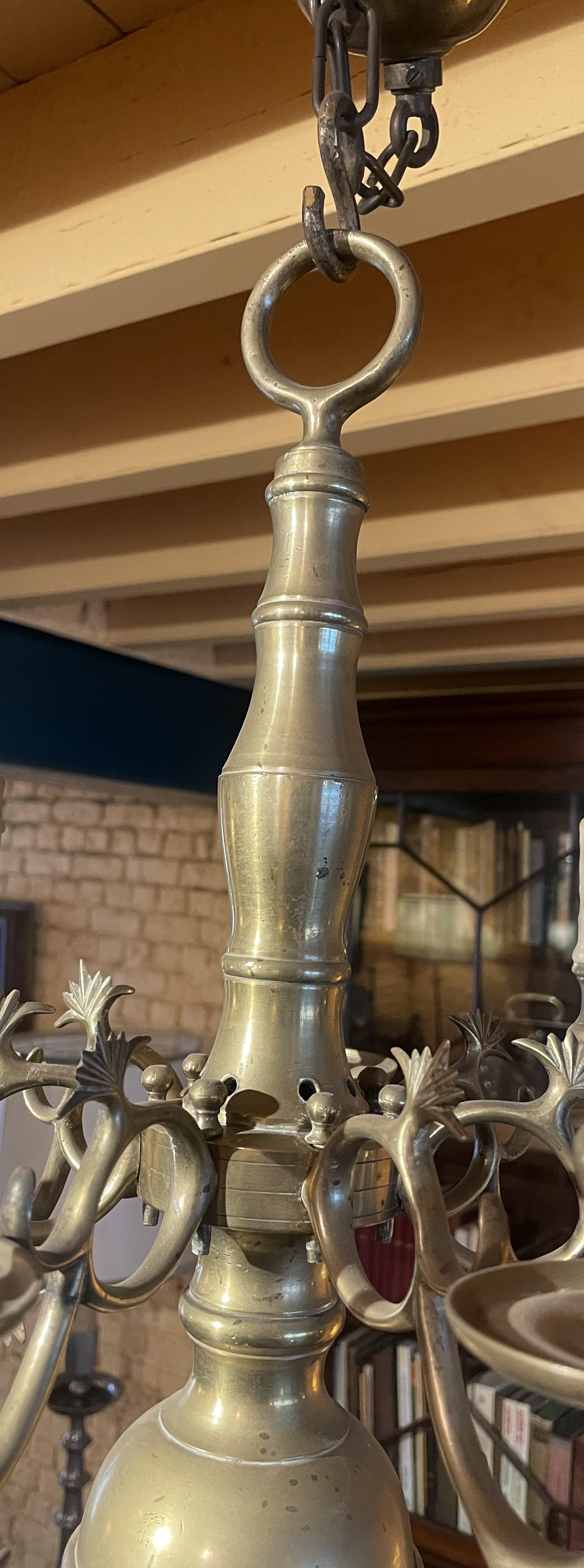 Lampadario in stile rinascimentale in bronzo con 6 pezzi del 19° secolo In condizioni buone in vendita a Brussels, Brussels