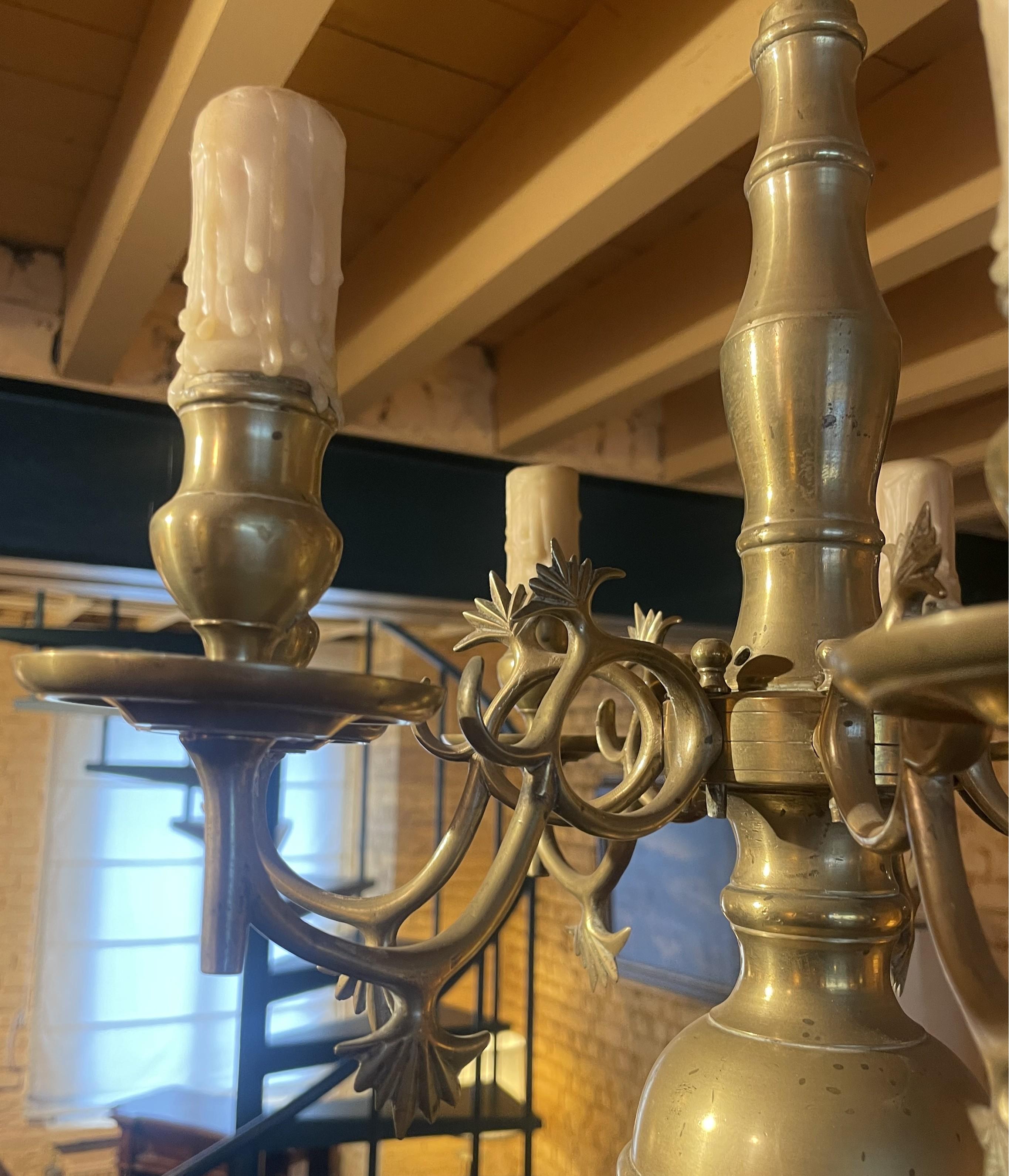 XIX secolo Lampadario in stile rinascimentale in bronzo con 6 pezzi del 19° secolo in vendita