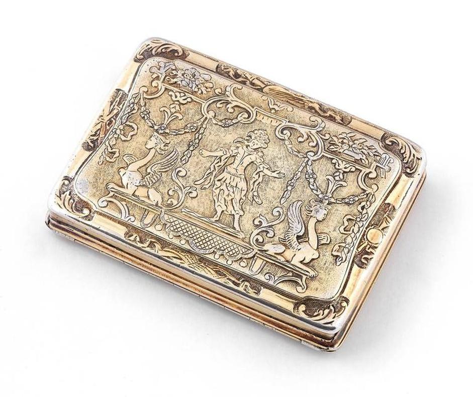 SHIPPING POLICY:
No additional costs will be added to this order.
Shipping costs will be totally covered by the seller (customs duties included). 

Germany, circa 1740
Of rectangular shape, the hinged cover and the base with finely-chased