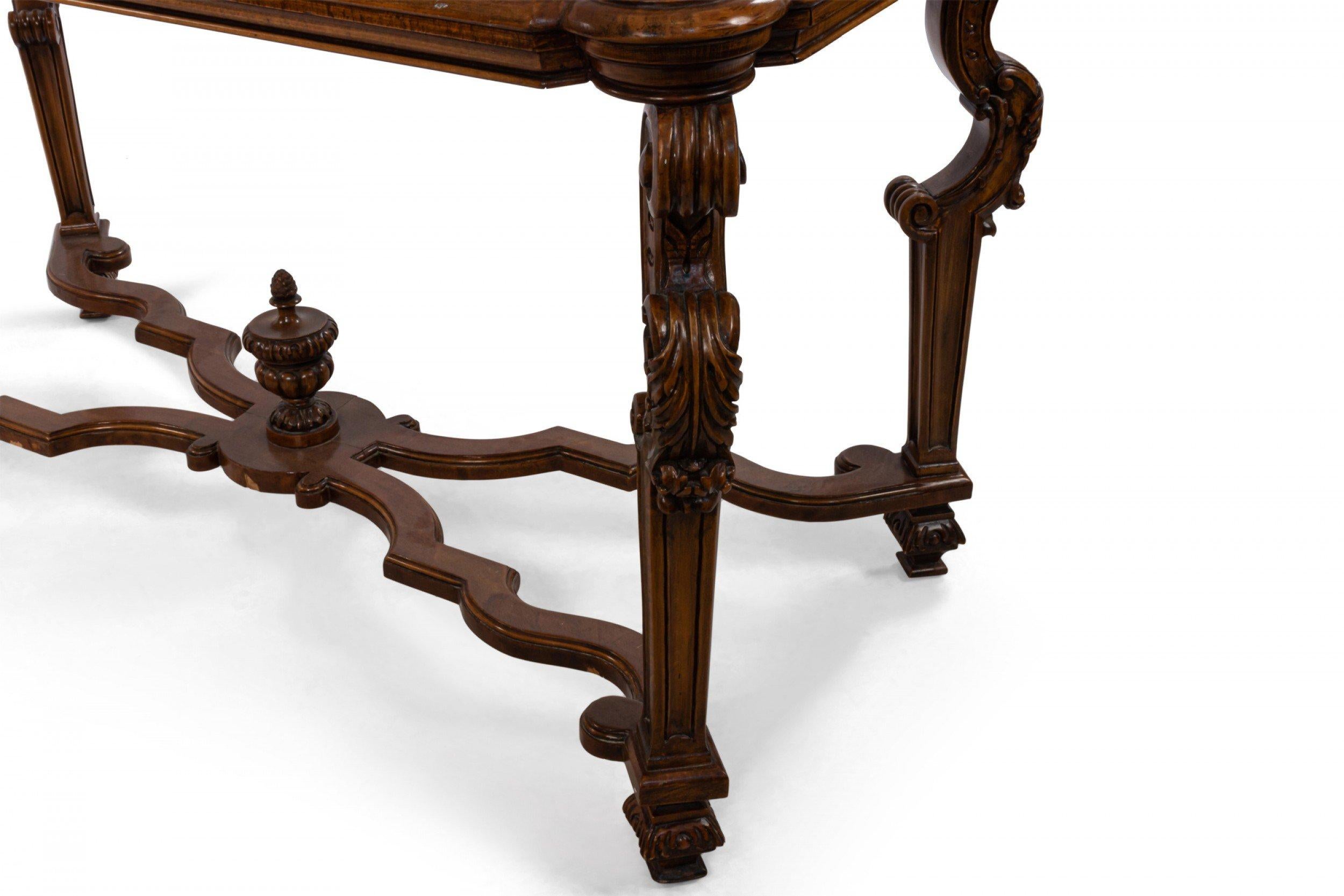 Renaissance Style Dining Table with Scalloped X-bar Stretcher In Good Condition For Sale In New York, NY