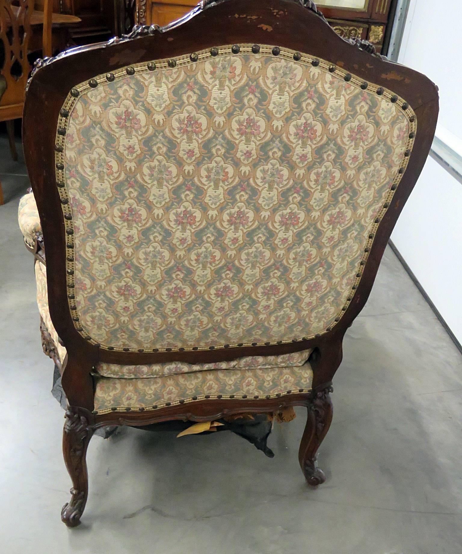 Carved Walnut French Louis XV Open Armchair Parlor Chair In Good Condition In Swedesboro, NJ