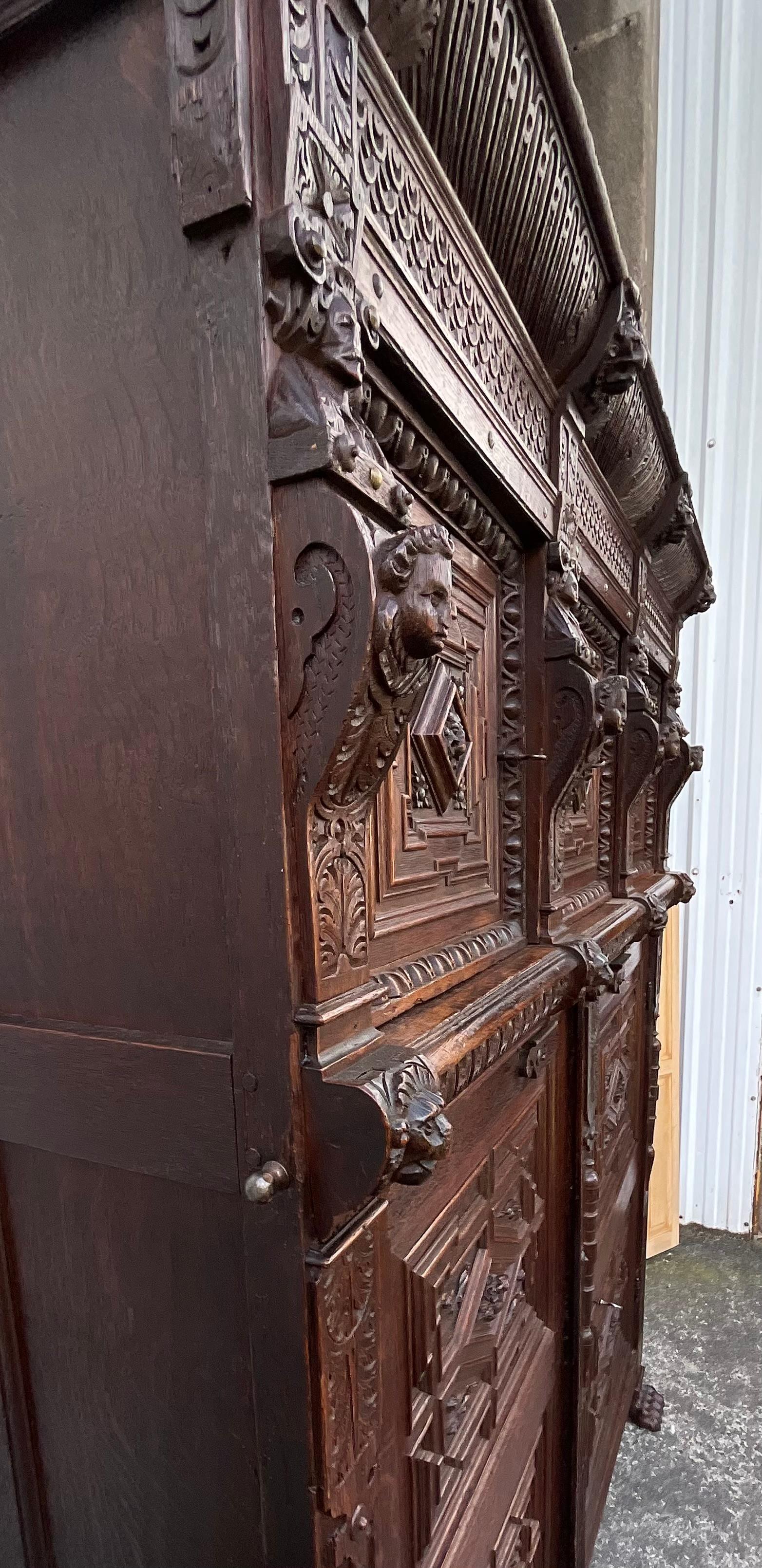 Mobili in stile rinascimentale in Oak massiccio, inizio XIX secolo in vendita 1