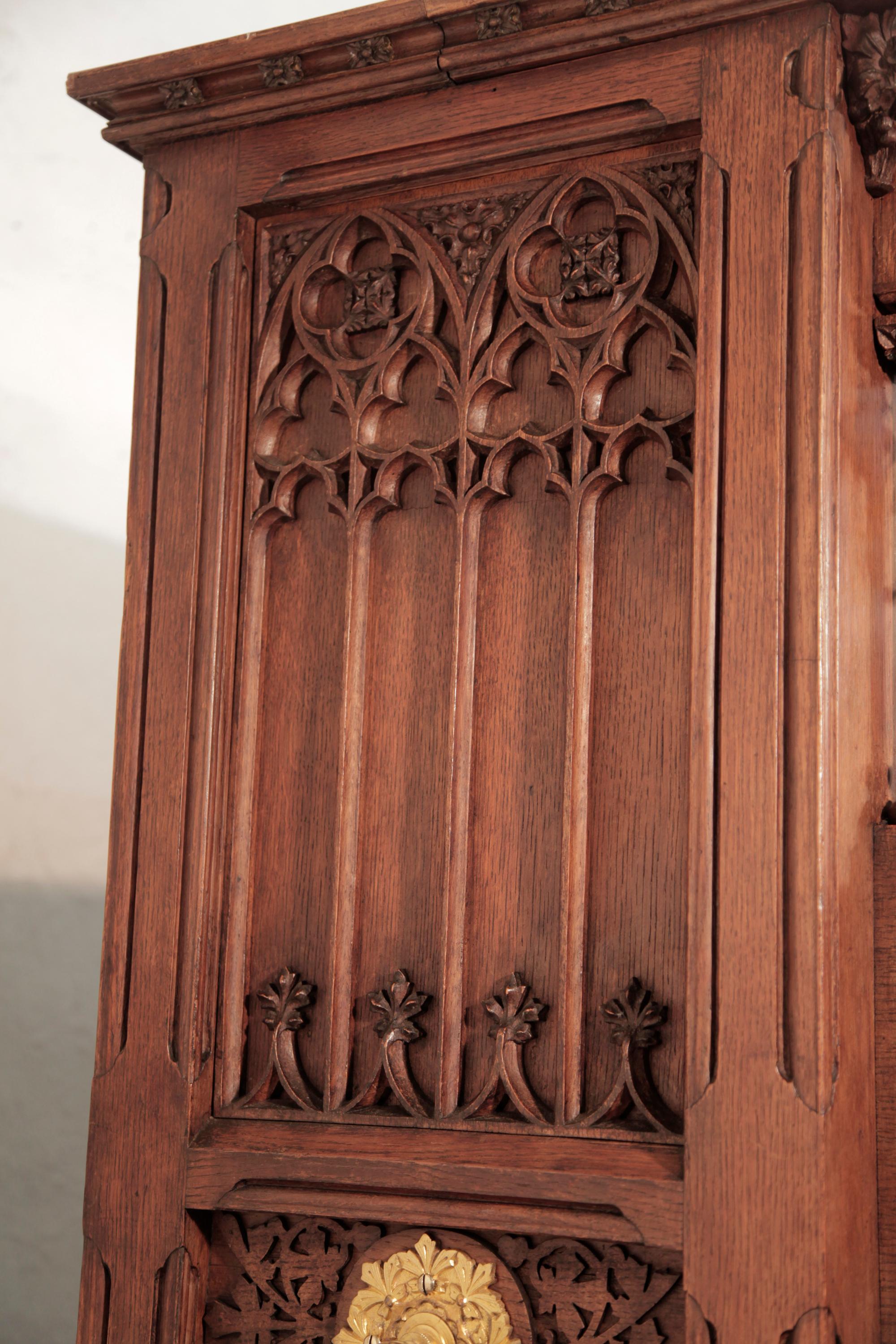 19th Century Renaissance Style, Gebruder Knake Upright Piano Carved Oak High Relief For Sale