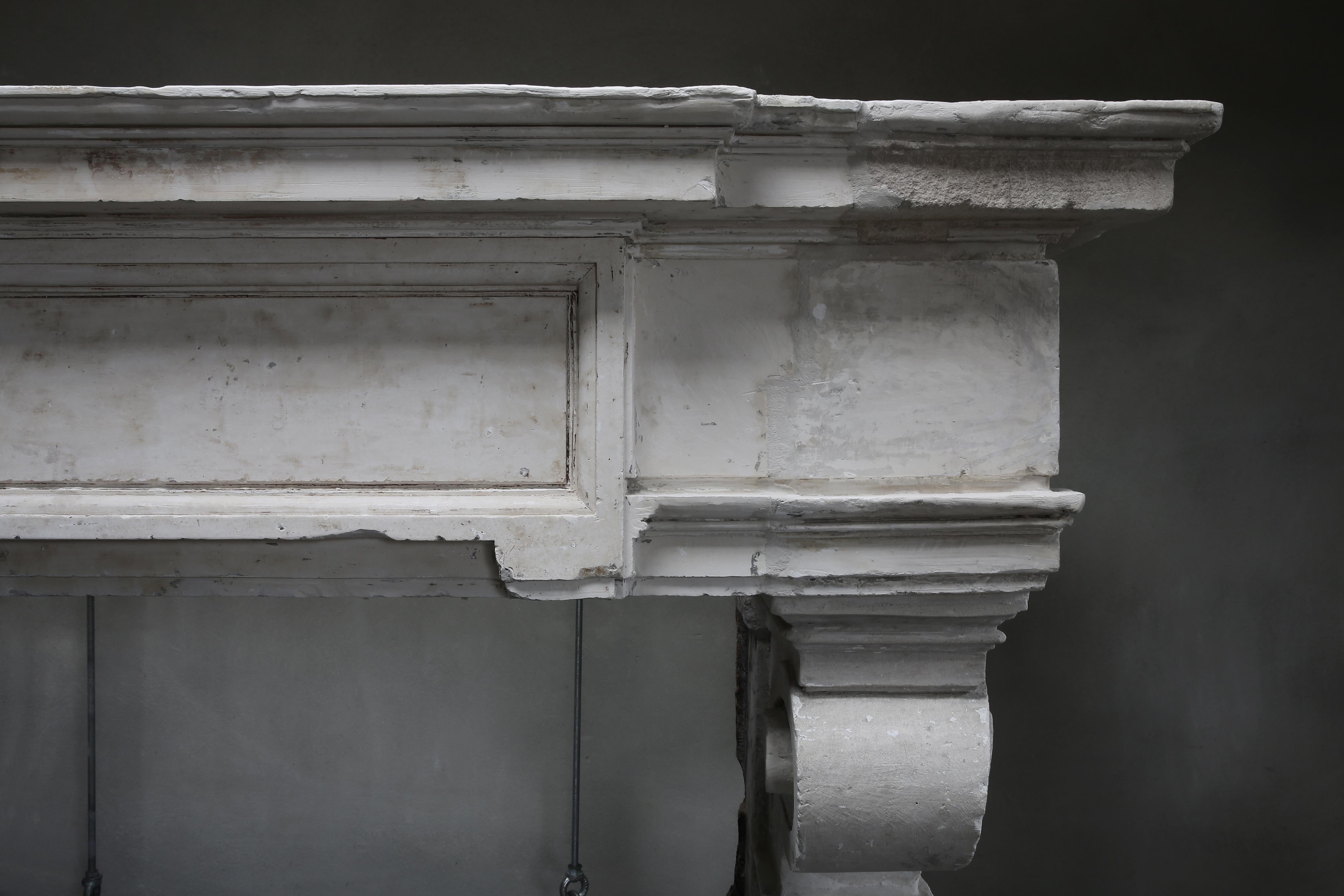 Renaissance Style Mantel from the 18th Century of French Limestone In Good Condition For Sale In Made, NL
