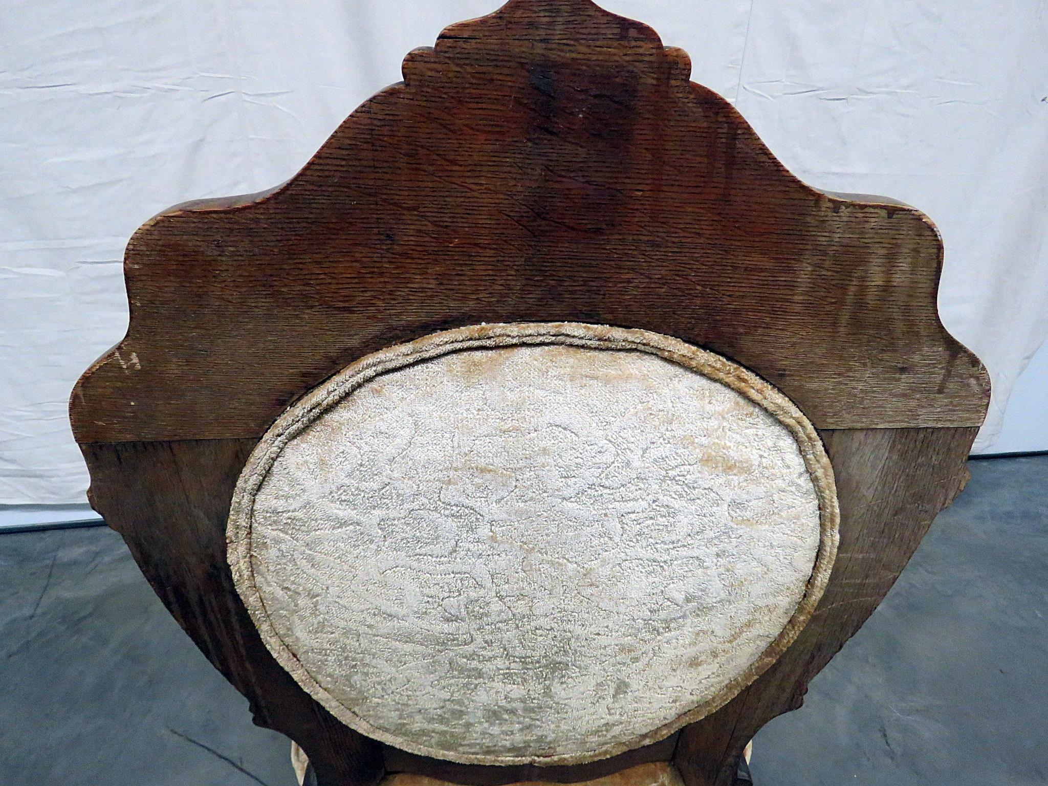 Chaise trône en chêne de style Renaissance attribuée à Horner en vente 1