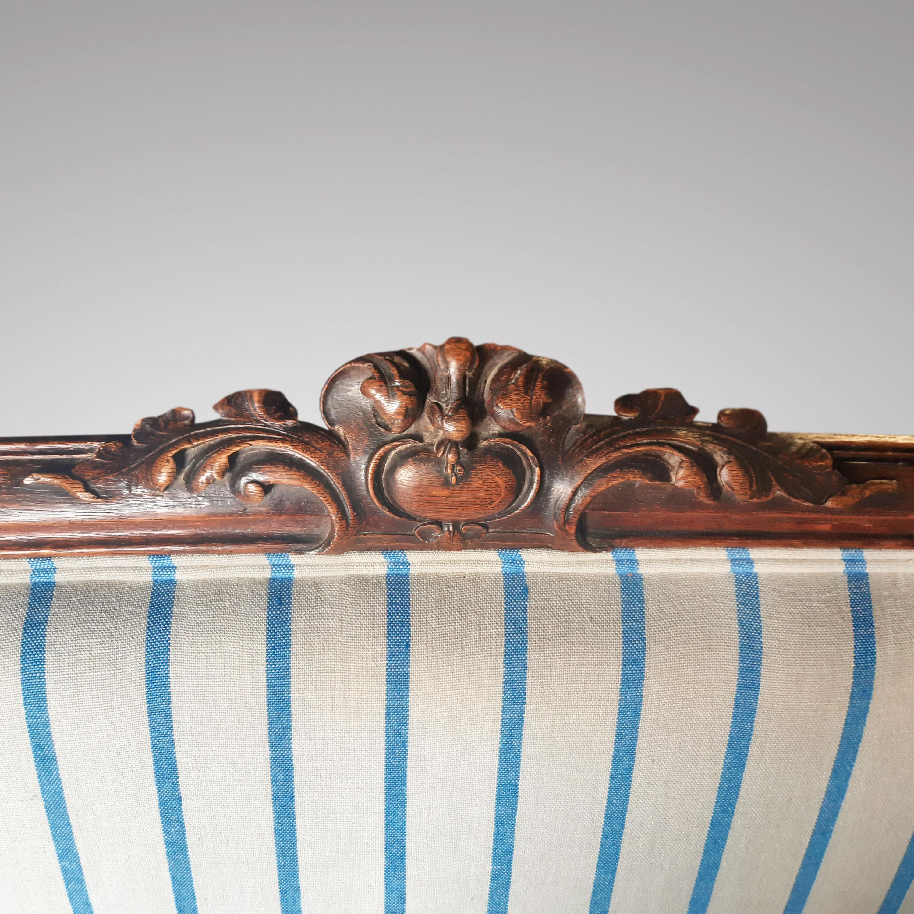 19th Century Renaissance Style Oak Trunk Bench Striped Fabric french antiquity For Sale