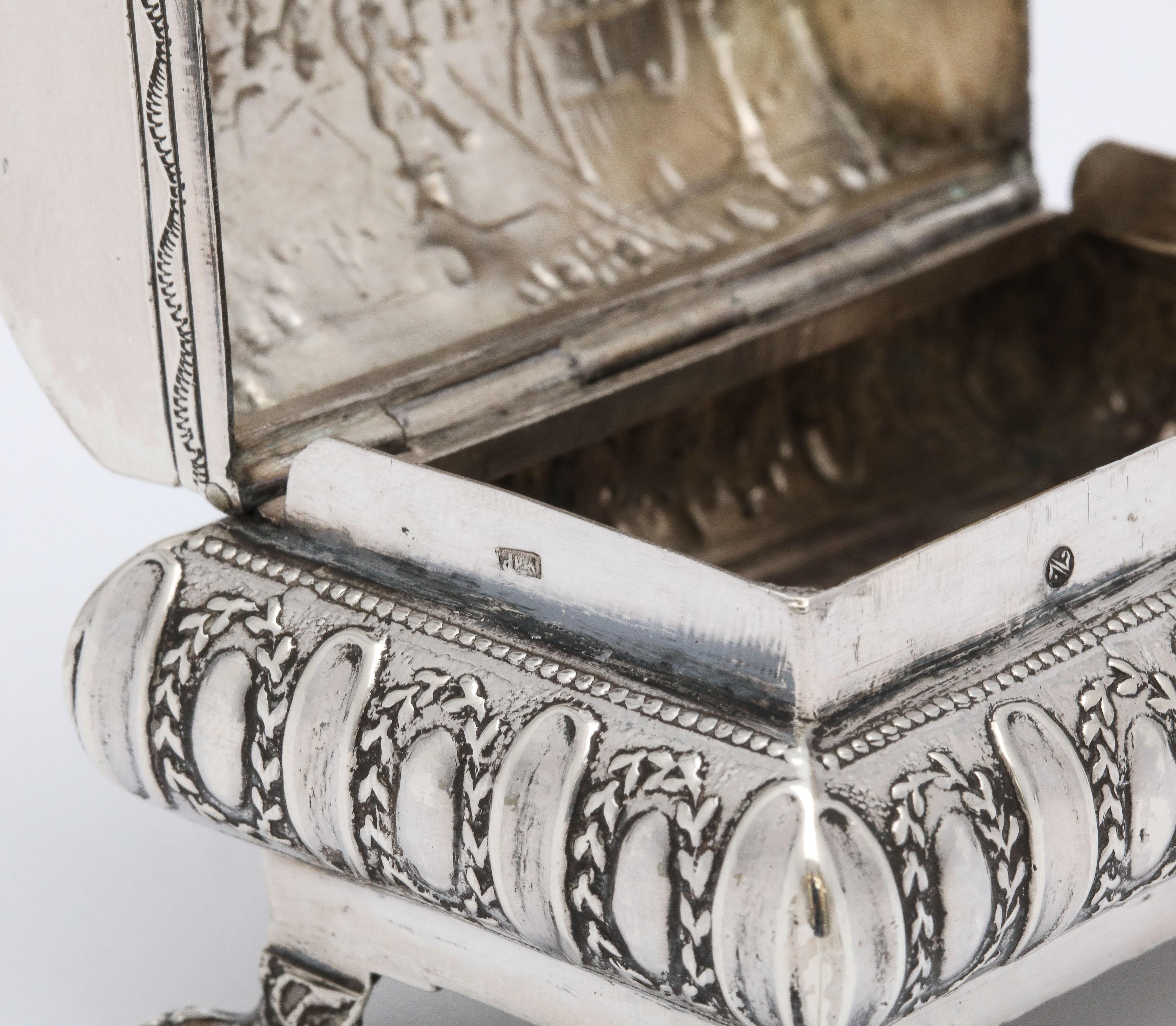 Renaissance Style Sterling Silver Paw-Footed Trinkets Box With Hinged Lid 7