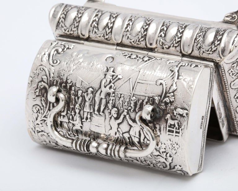 Renaissance Style Sterling Silver Paw-Footed Trinkets Box With Hinged Lid  For Sale 12