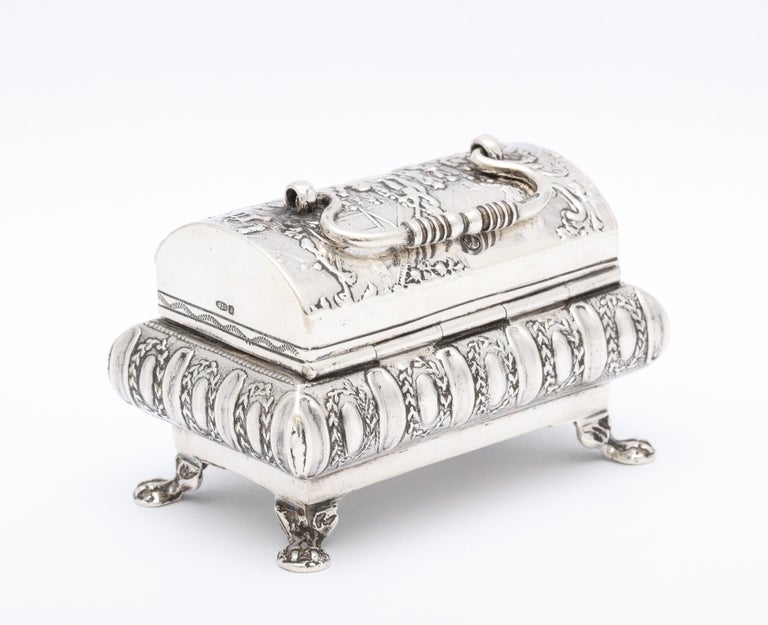 Renaissance Style Sterling Silver Paw-Footed Trinkets Box With Hinged Lid  For Sale 1