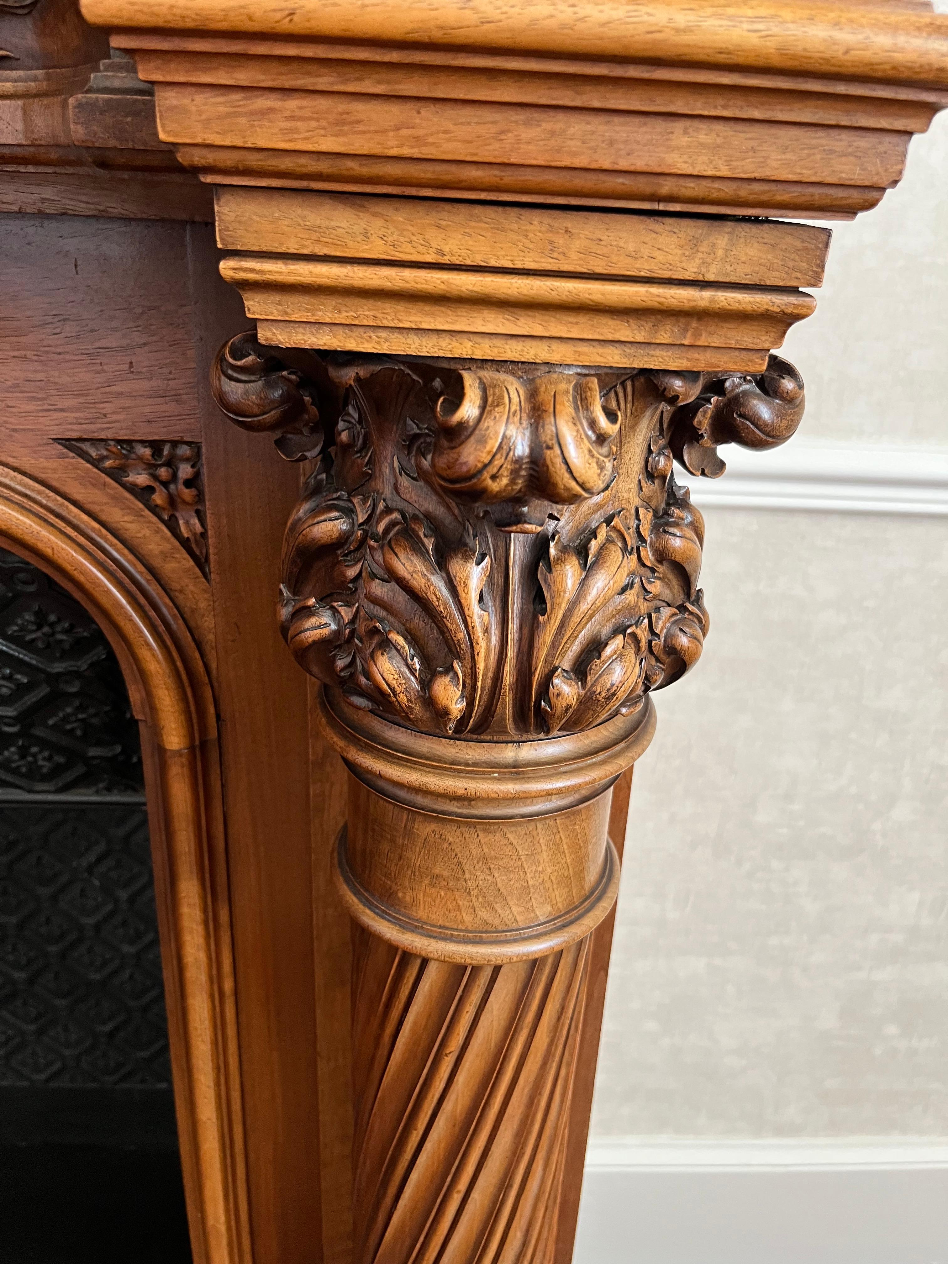 Renaissance Style Walnut Castle Fireplace, Height 3m61 - XIXth century For Sale 7