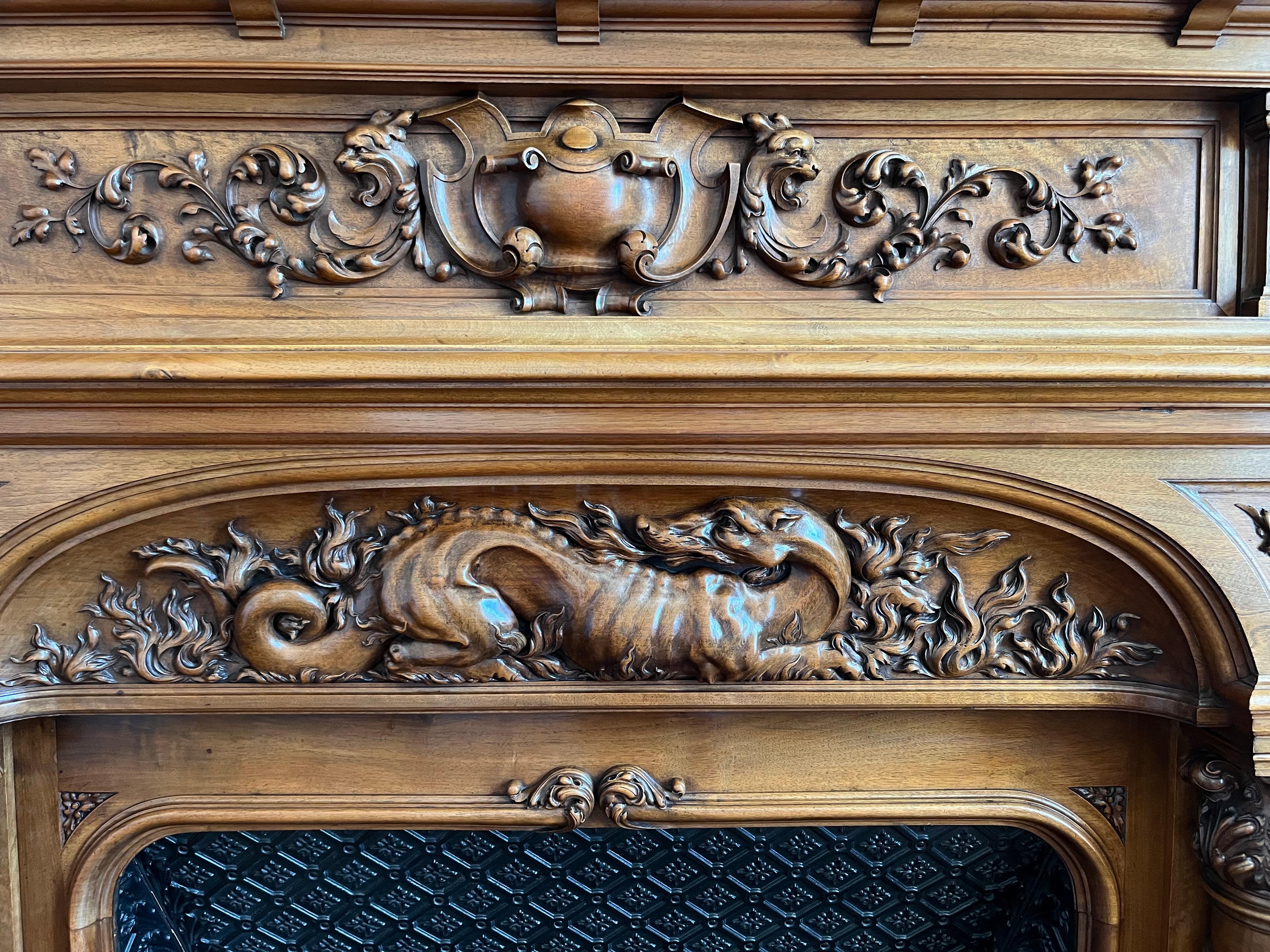 Renaissance Style Walnut Castle Fireplace, Height 3m61 - XIXth century For Sale 1