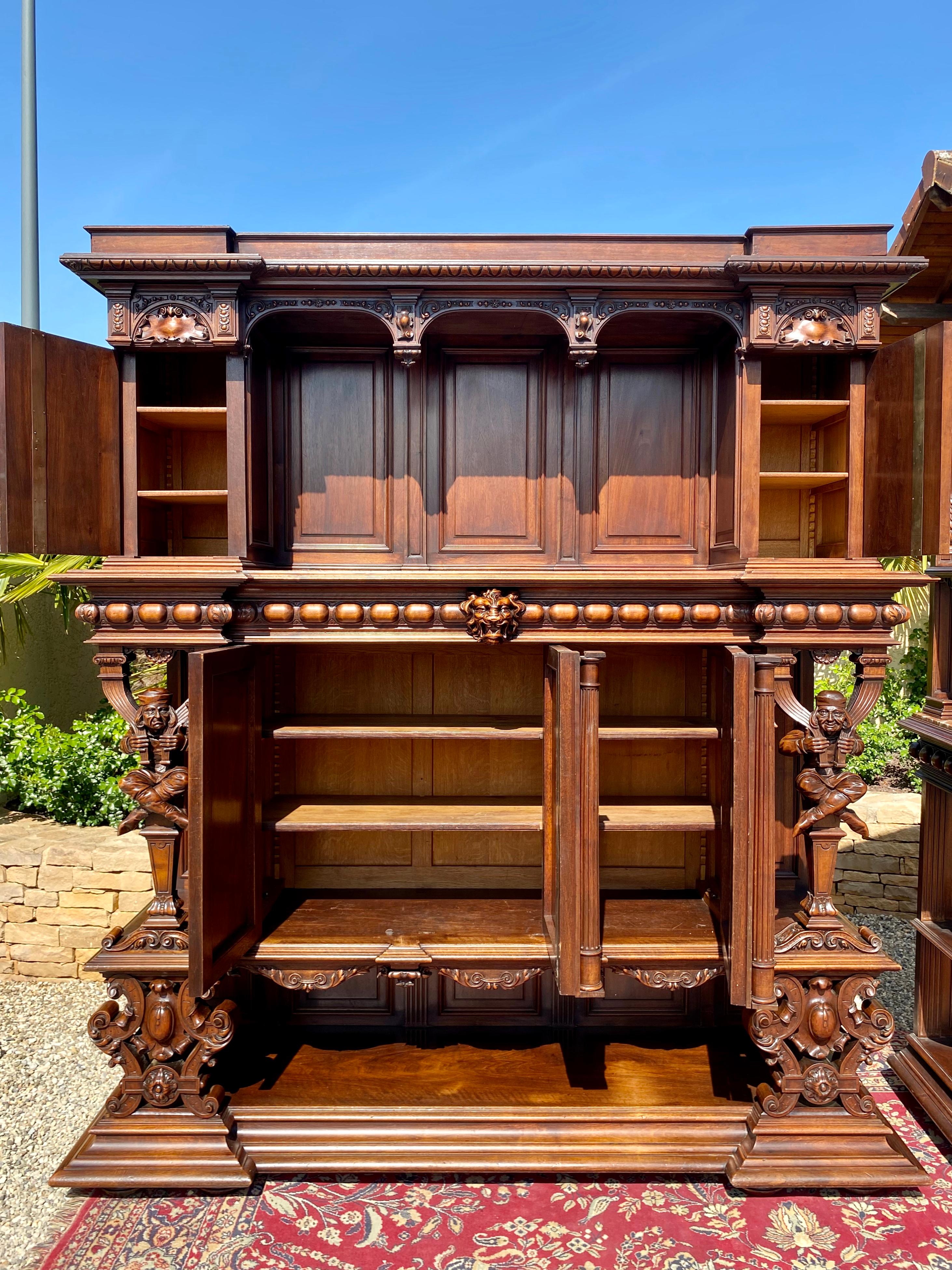 Renaissance Style Walnut Dining Room Richly Carved, 19th Century 5