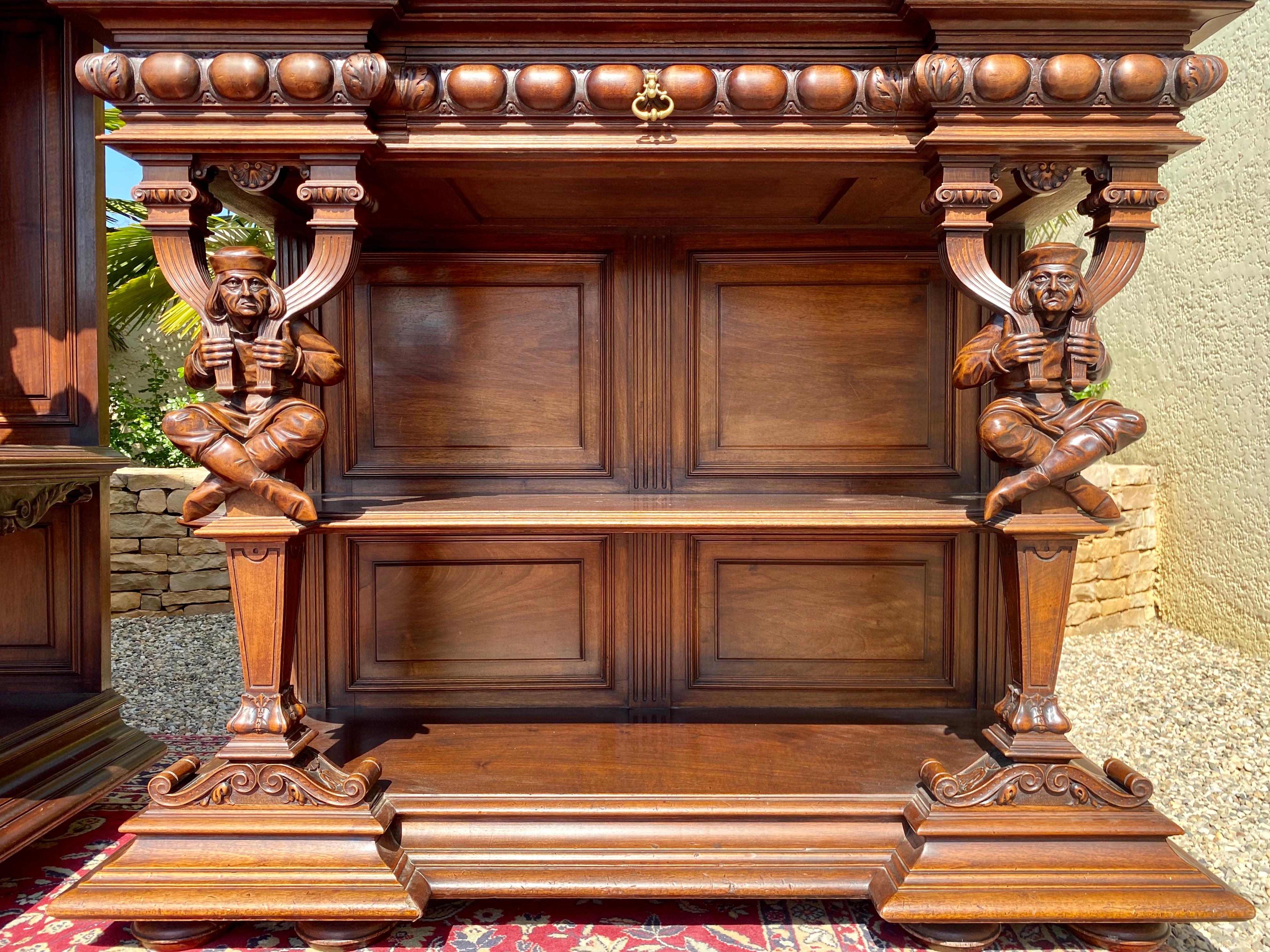 Renaissance Style Walnut Dining Room Richly Carved, 19th Century 7