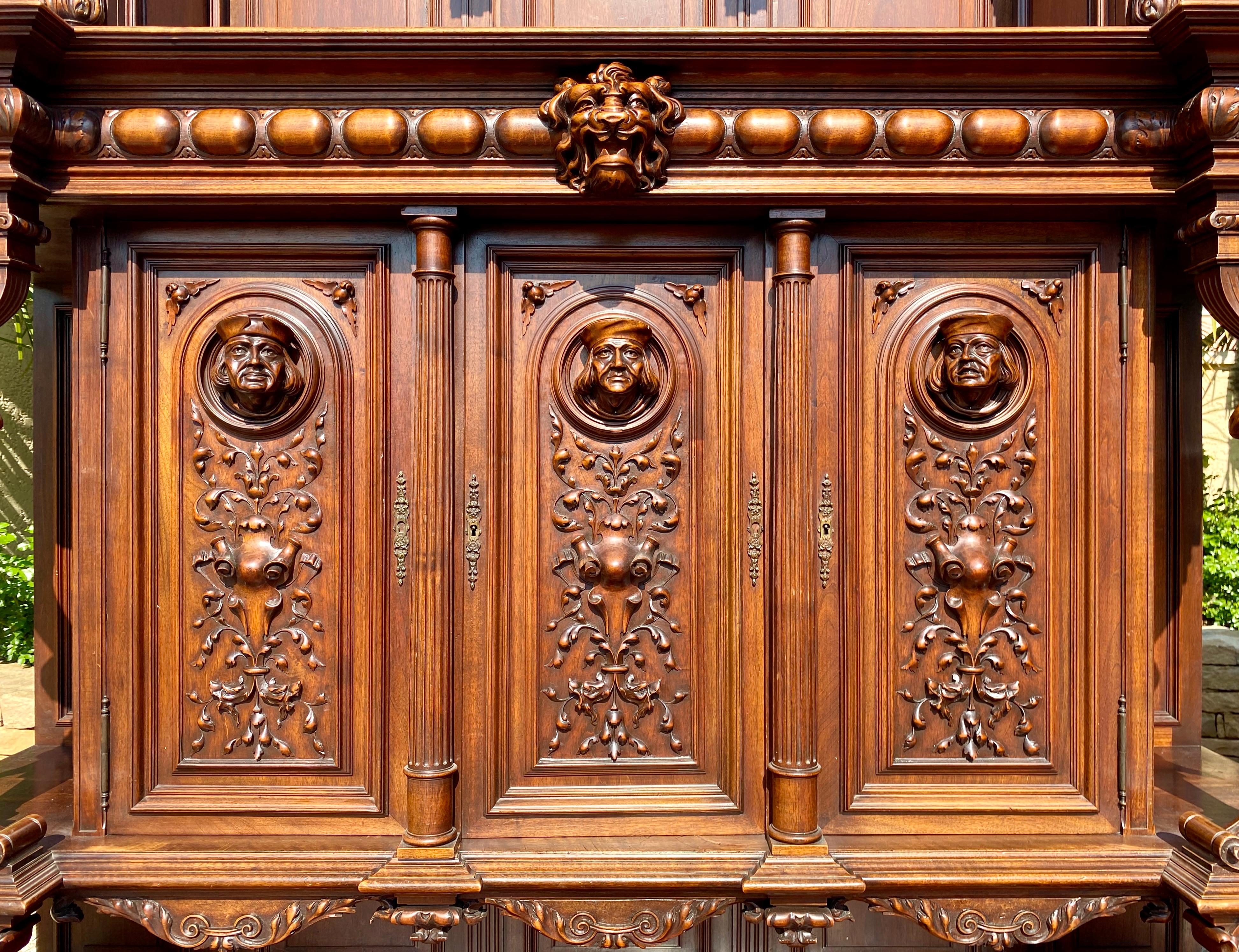 Renaissance Style Walnut Dining Room Richly Carved, 19th Century 1