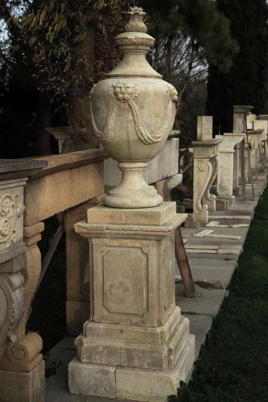 Renaissance Urn Italian Style, Hand-Carved Pure Limestone, Including Pedestal For Sale 1
