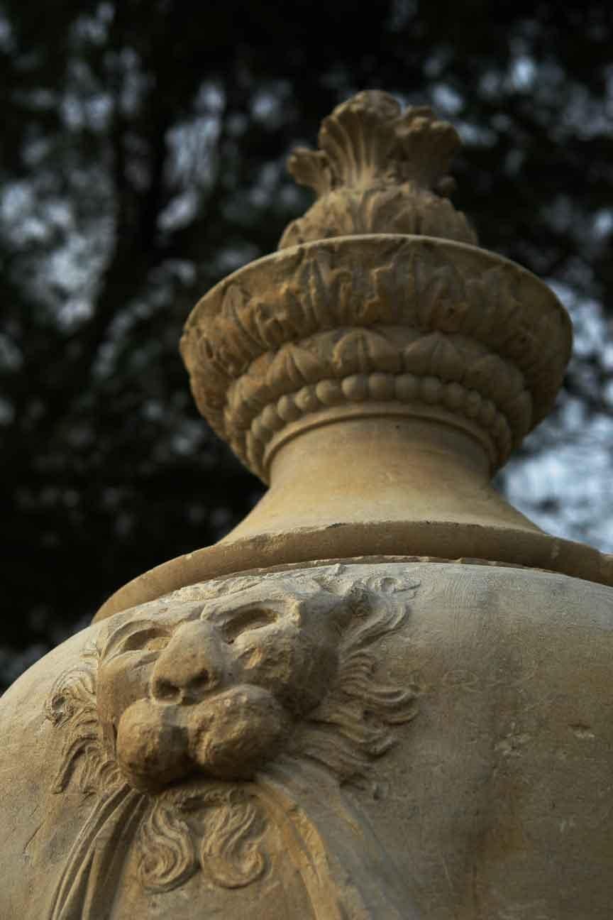 Renaissance Urn Italian Style, Hand-Carved Pure Limestone, Including Pedestal For Sale 3