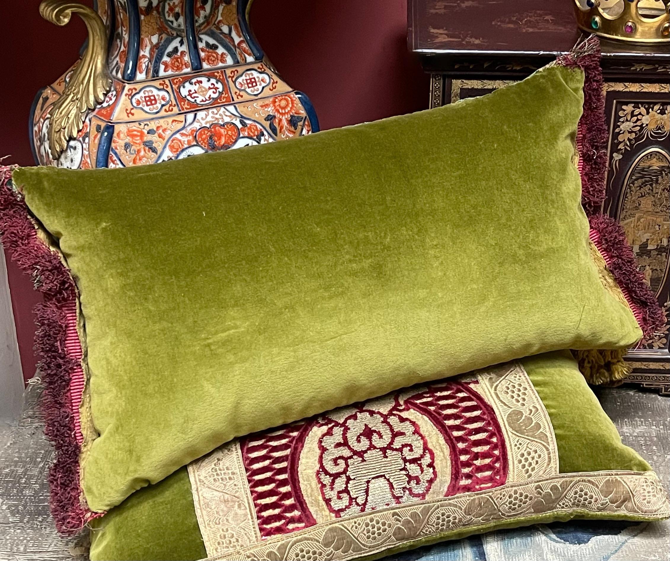Italiano Renaissance Velvet Pillow