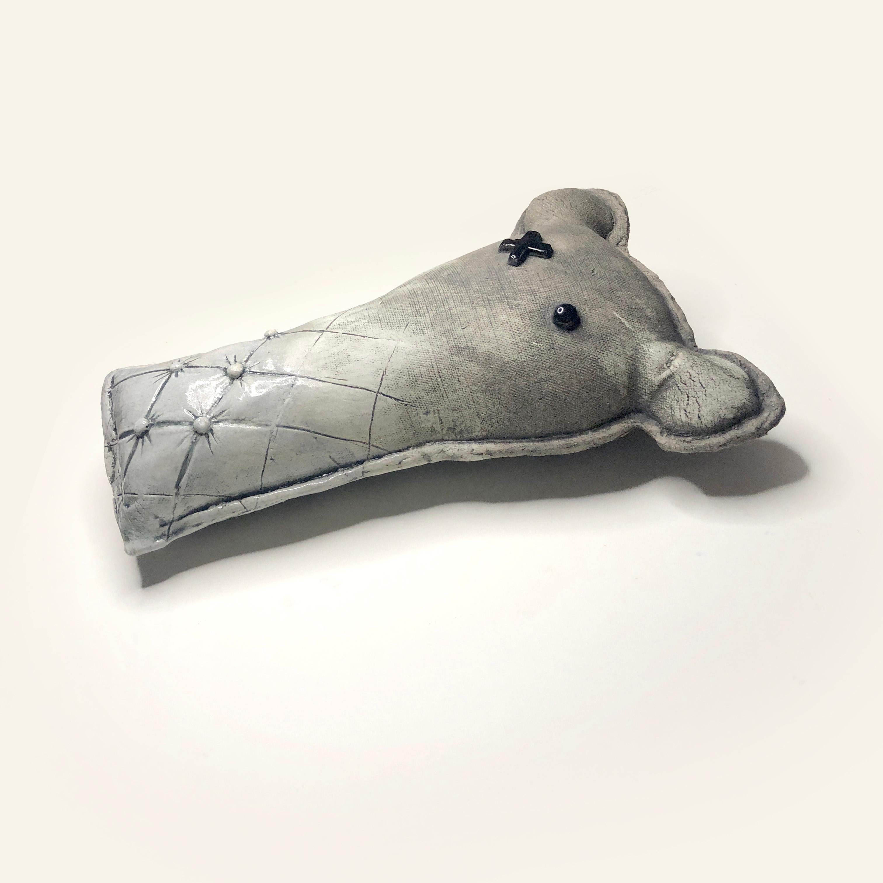 Introducing Théodor Gerald I or simply Teddy G, another cuddly ceramic teddy bear in chic grey and white. Fitting perfect in a modern interior. 

Combining contemporary aesthetics with a touch of rebellion and  urban charm. Crafted by the skilled