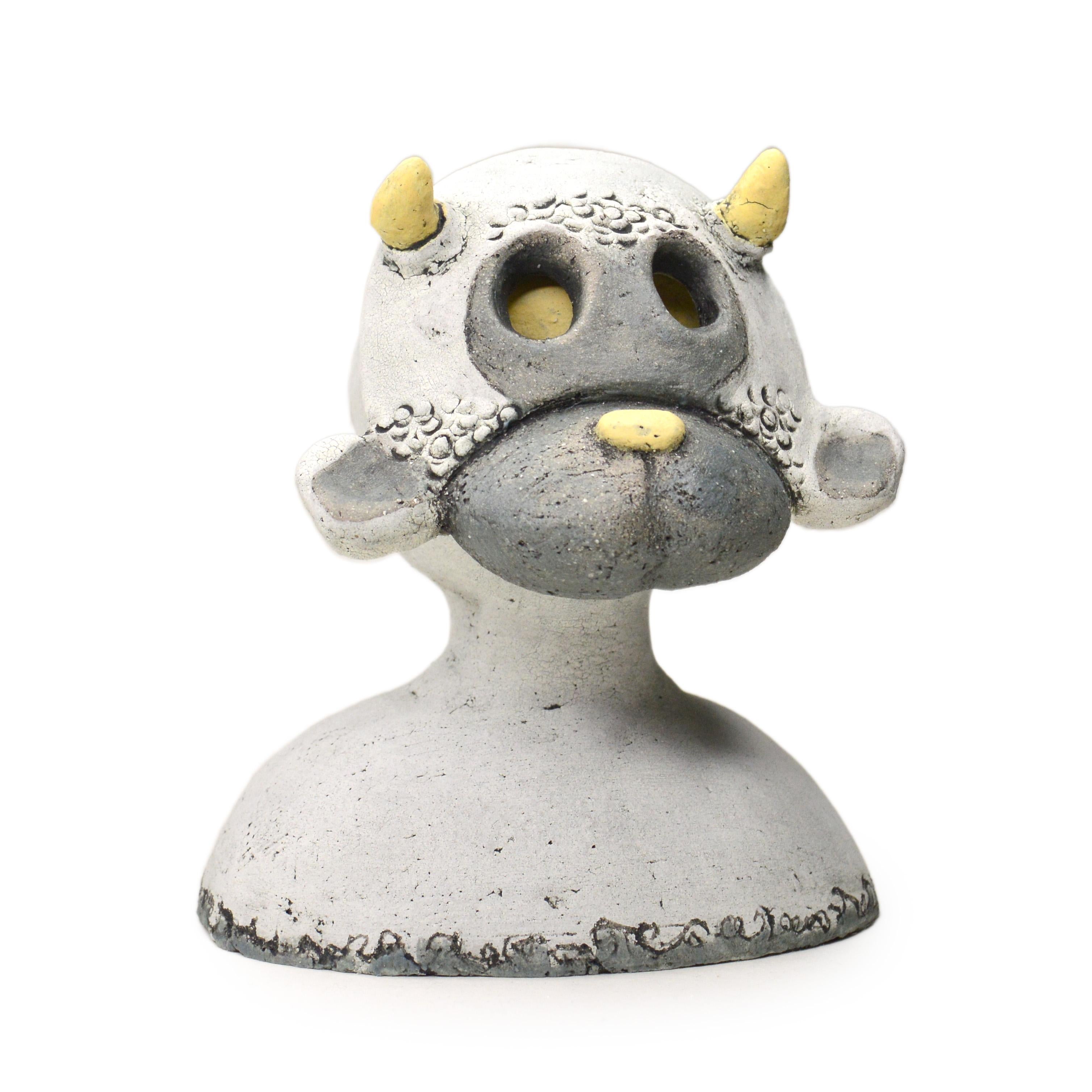 Pin·e·co 007 Original Ceramic Sculpture with a sheep mask - Gray Figurative Sculpture by Renate Frotscher