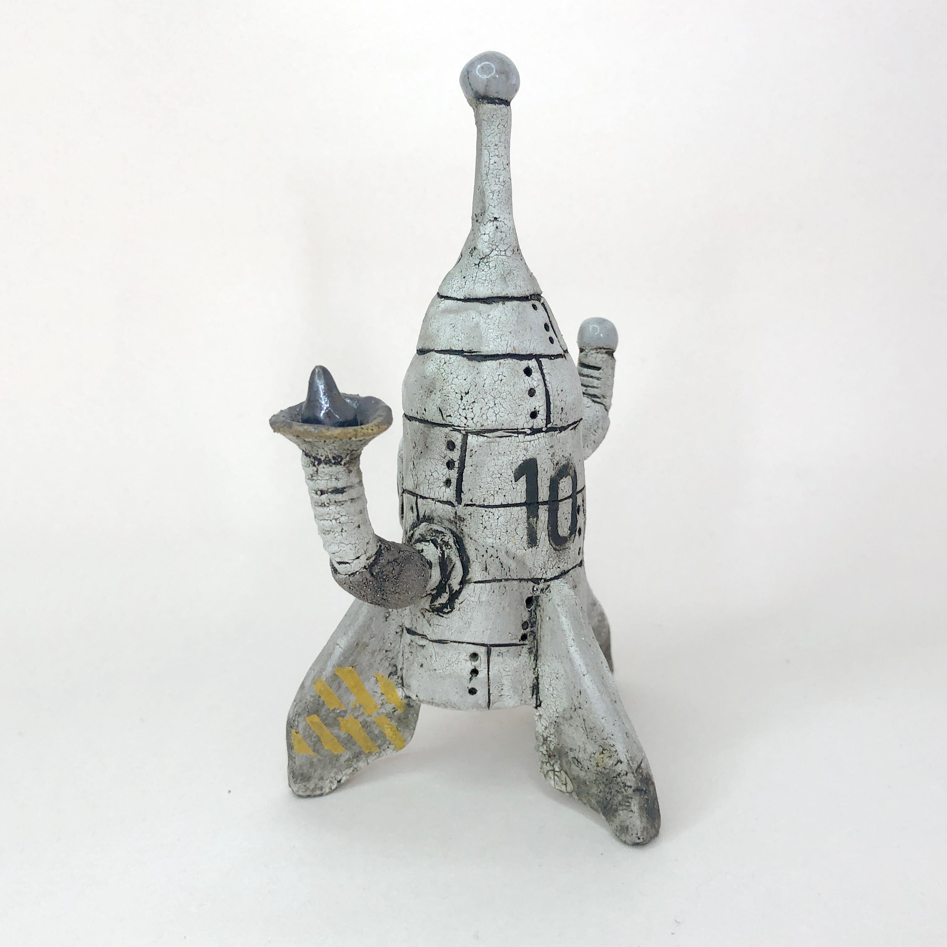 The space rocket number 10 - Gray Figurative Sculpture by Renate Frotscher