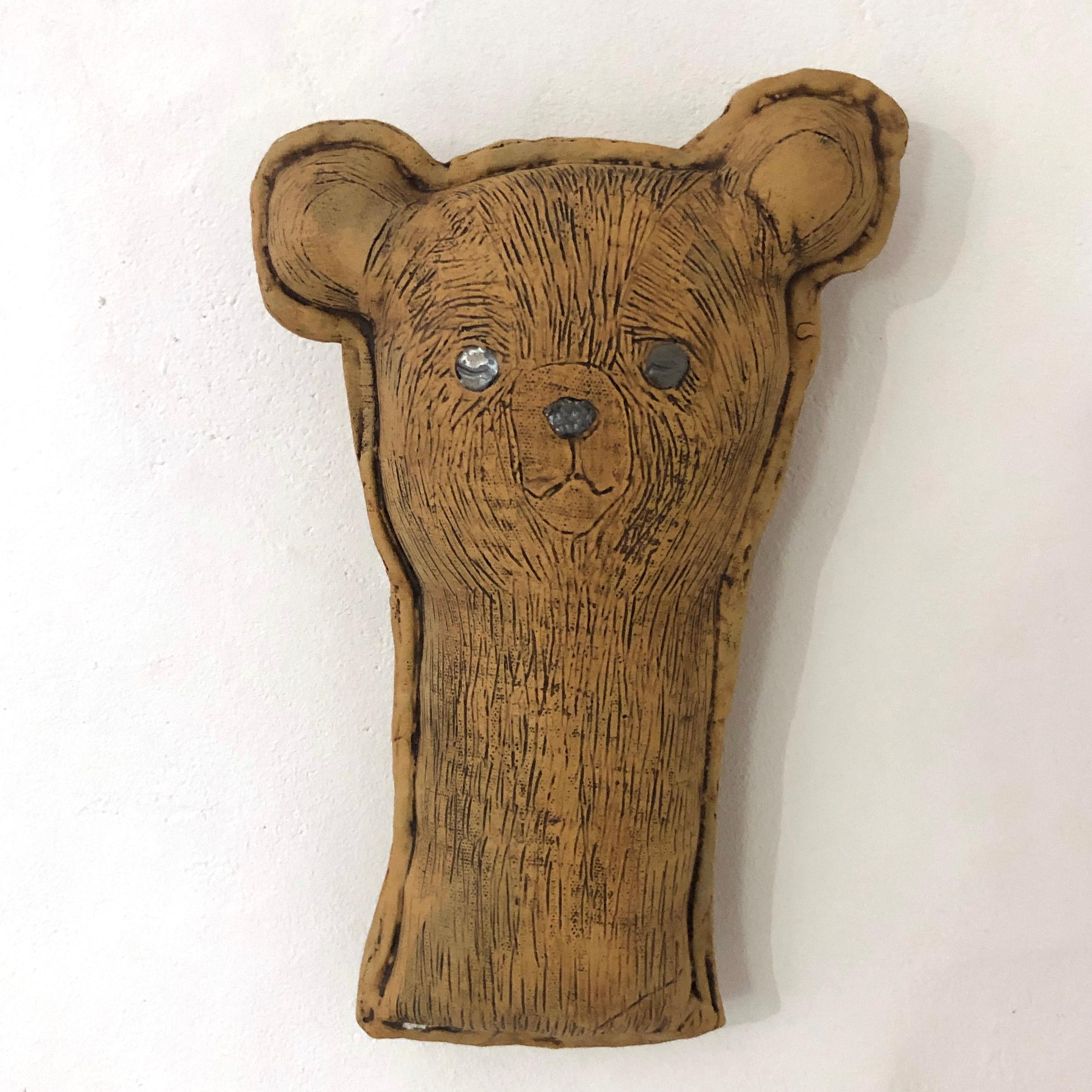 Renate Frotscher Figurative Sculpture - Théodora Béatrice the first or simply "Teddy B" - Contemporary Ceramic Wall Art