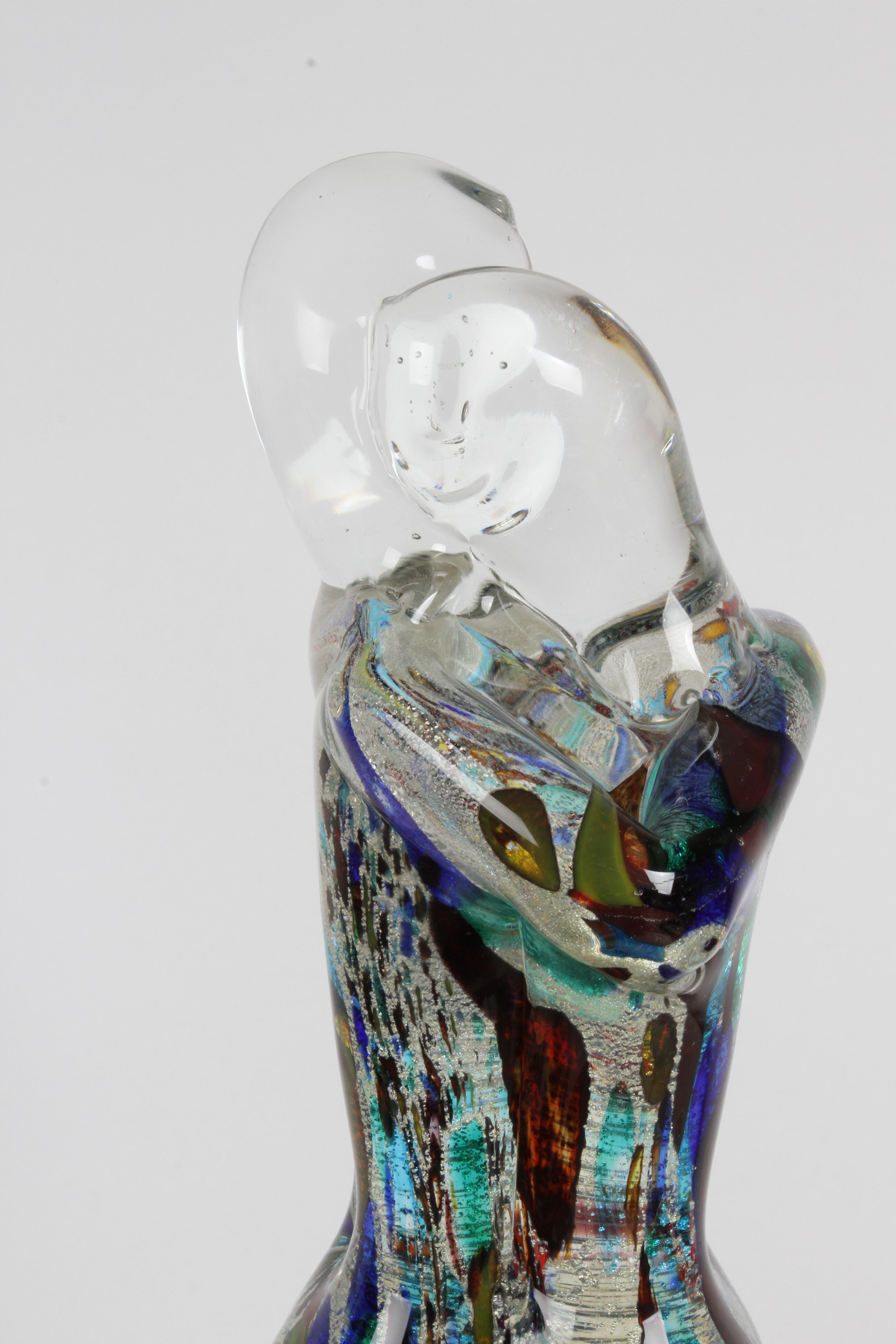 Italiano Renato Anatra - Scultura in vetro artistico multicolore di Murano con intreccio di amanti abbracciati in vendita