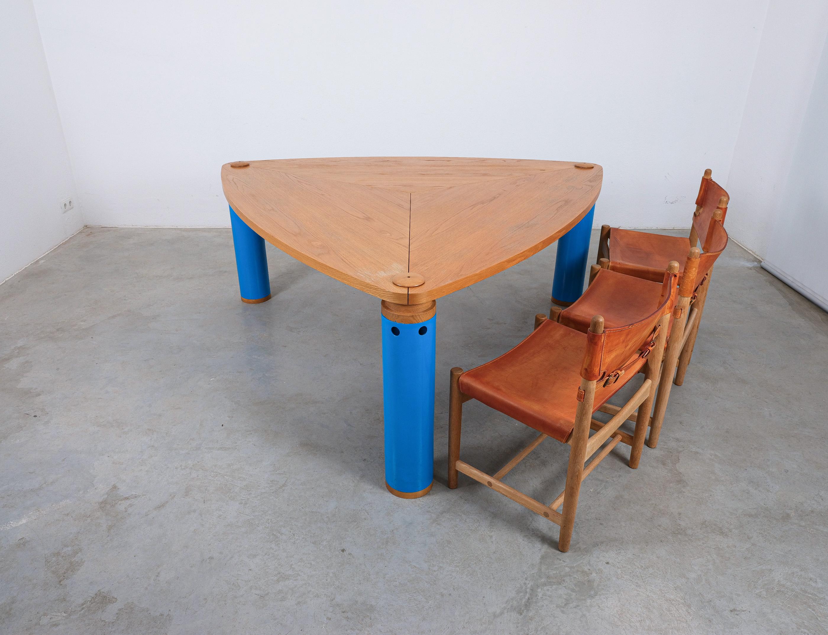 Unusual original dining table by Renato Mandurini designed and produced 1980 
Dimensions are 77.16