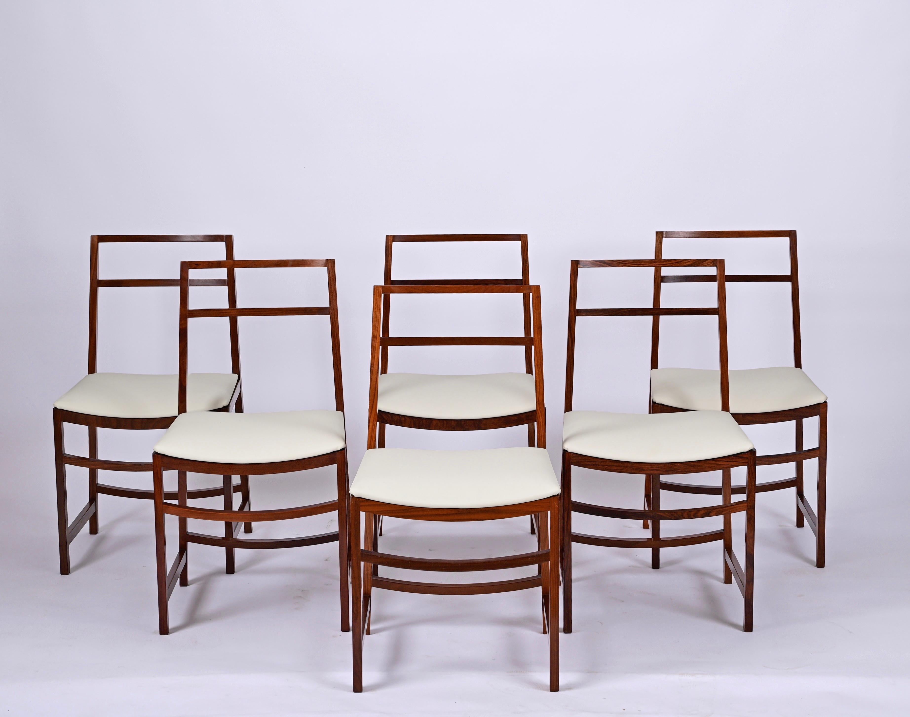 Chaises à manger italiennes du milieu du siècle en teck, Renato Venturi pour MIM Roma, années 1960 en vente 2