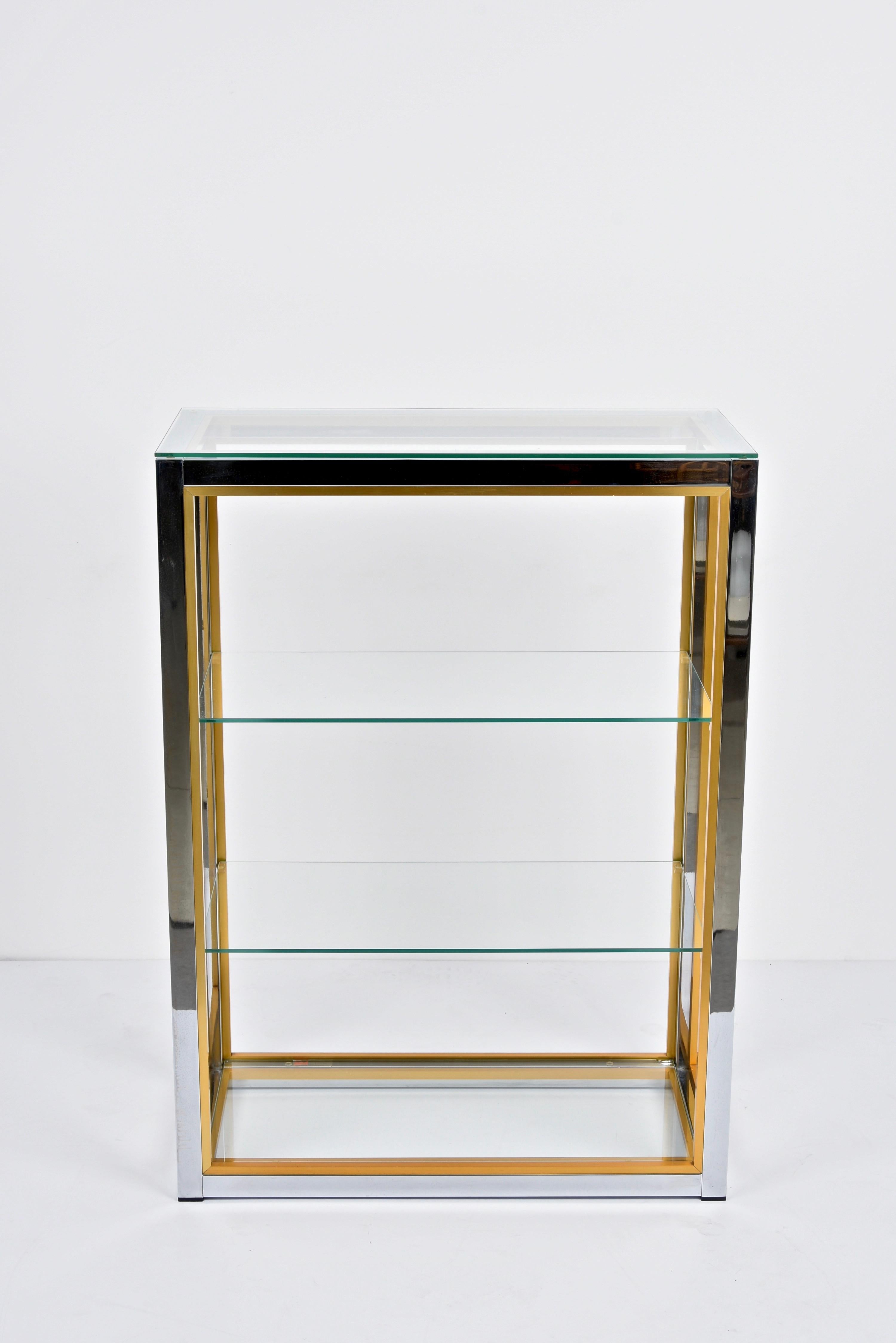 Renato Zevi Brass and Adonized Chrome Italian Bookcase with Glass Shelves, 1970s In Good Condition In Roma, IT