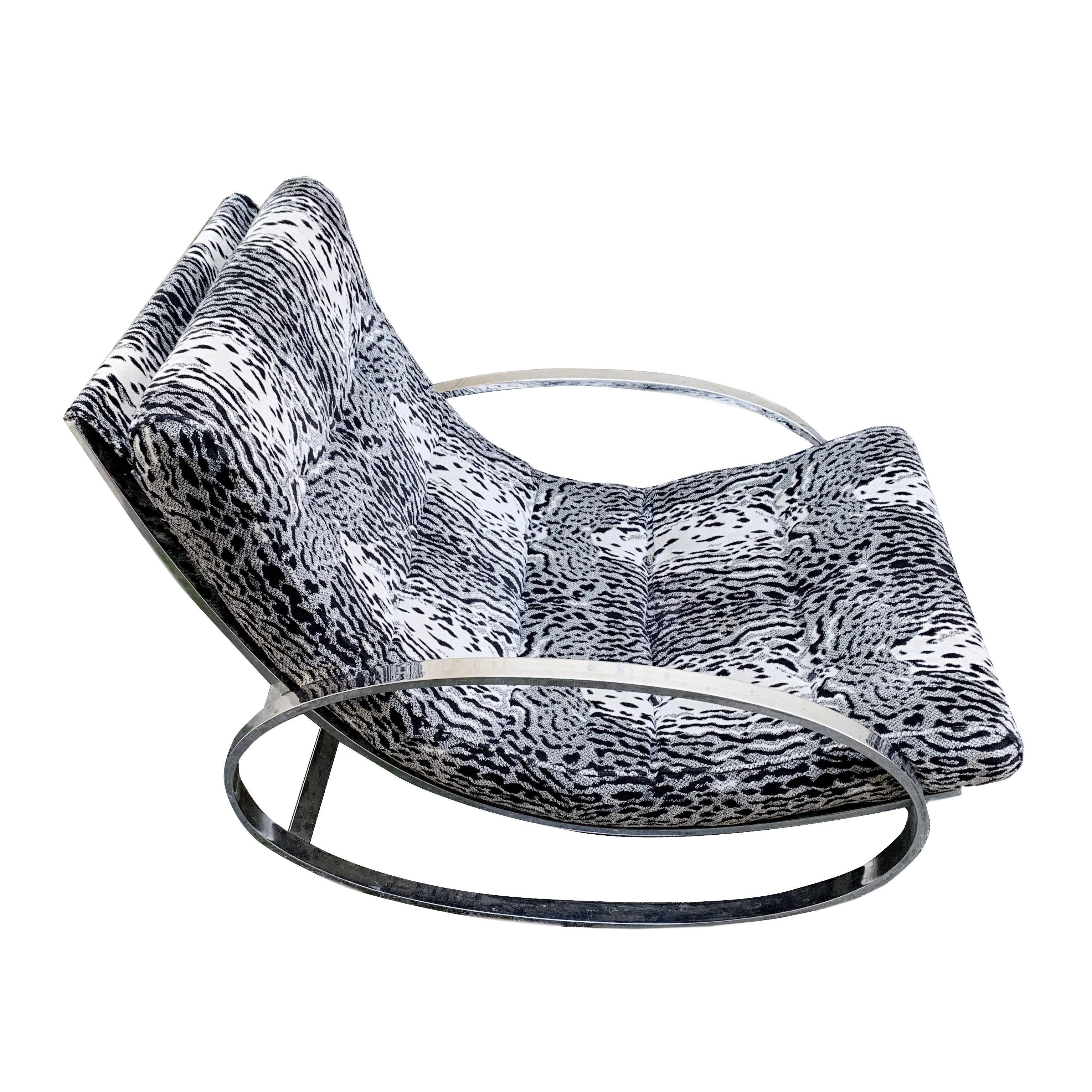 Renato Zevi White Tiger Pattern Fabric Chrome Rocking Chair for Selig Ellipse In Good Condition In Roma, IT