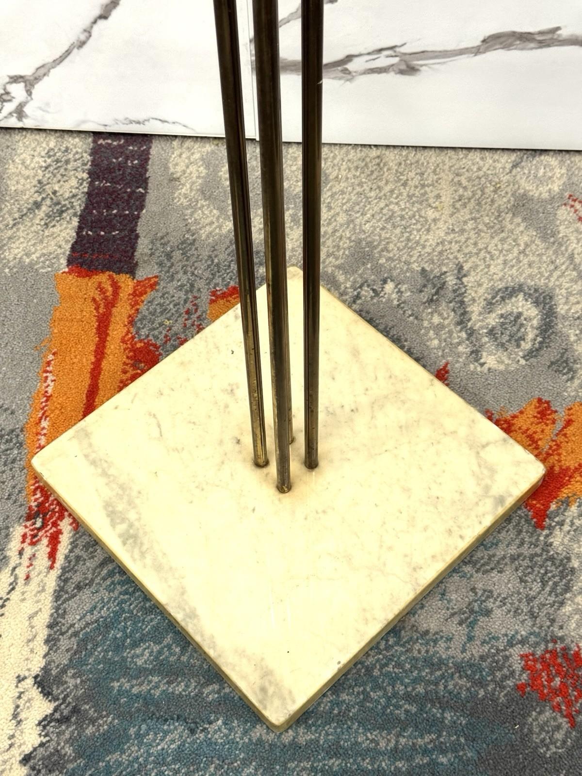 Renato Zevi Perchero Metalarte Mármol y Latón Diseño Moderno Late 20th Century en venta