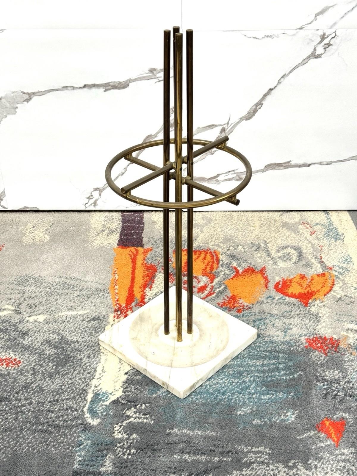 Renato Zevi Metalarte Regenschirmständer aus Marmor und Messing Modernes Design (Hollywood Regency) im Angebot