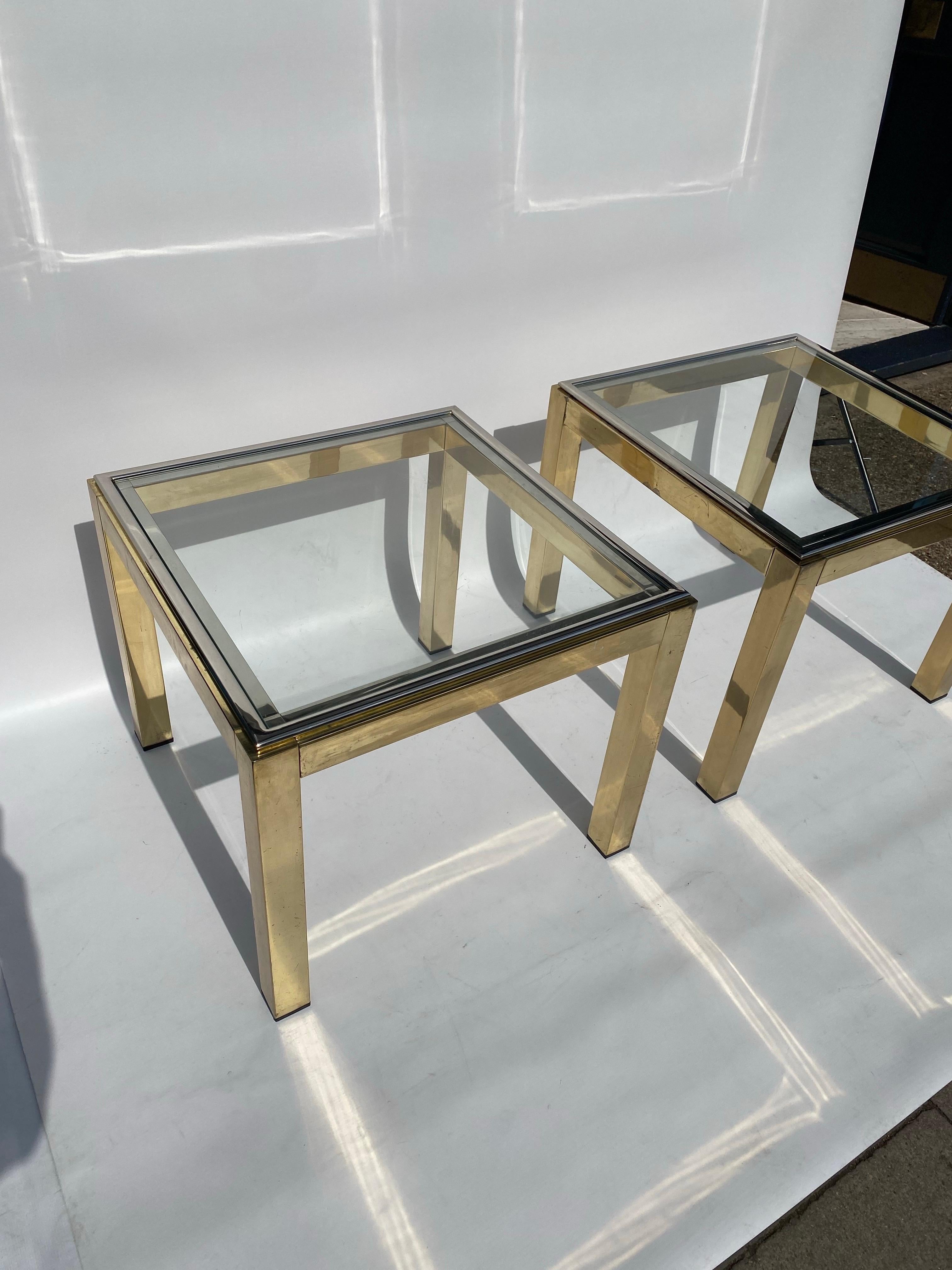 Renato Zevi Paire de tables d'appoint en laiton, verre et chrome Hollywood Regency canapé années 1970 en vente 1