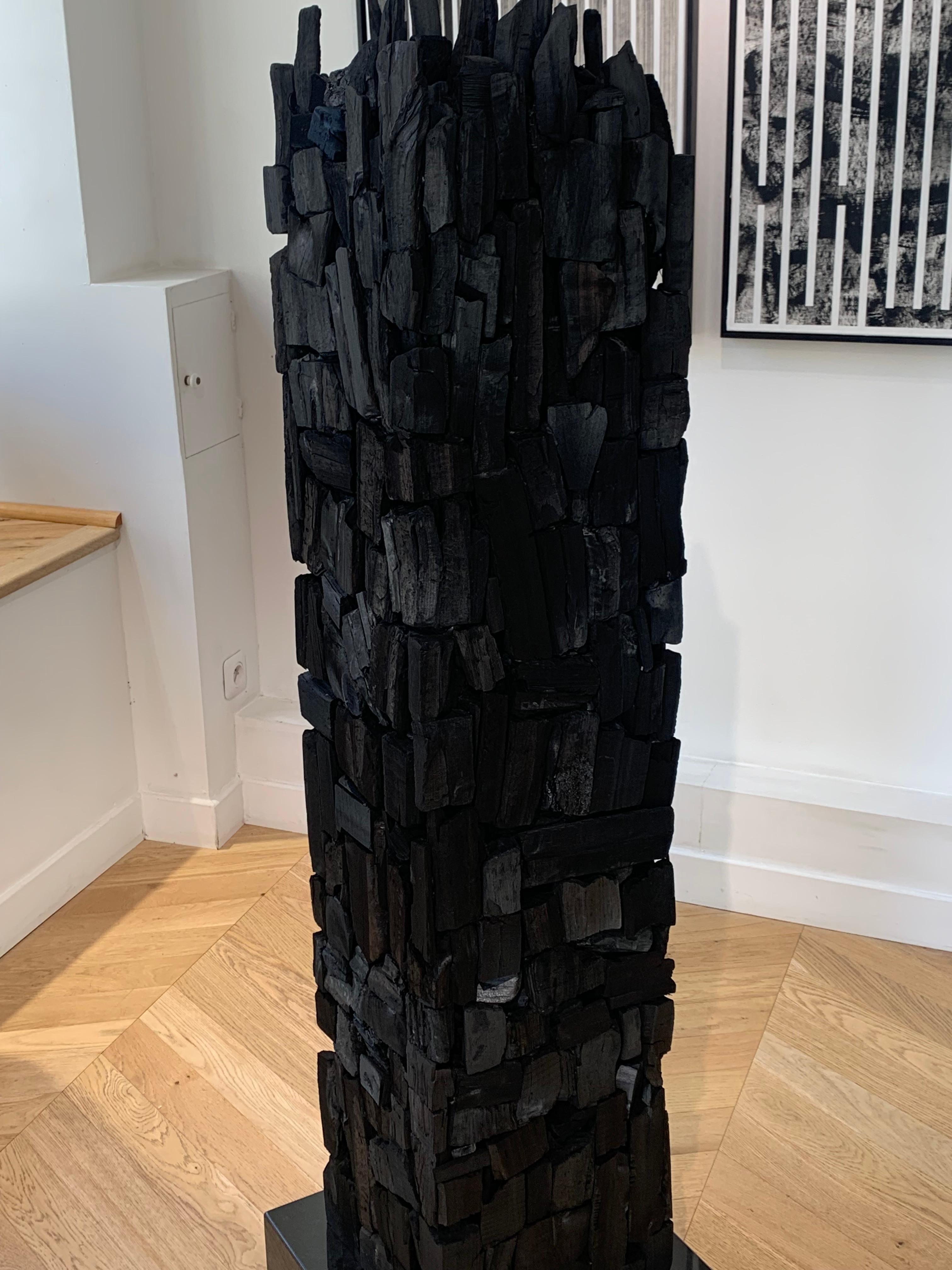 Renaud Bihi
Totem
Charbon et socle en granit  Charcoal and granit base
40 x 40 x 154 cm  15.7 x 15.7 x 60.6 in.
2024

Renaud Bihi, an artist of materials and a man of contrasts, has had a singular career in the art world. Once a well-known florist,