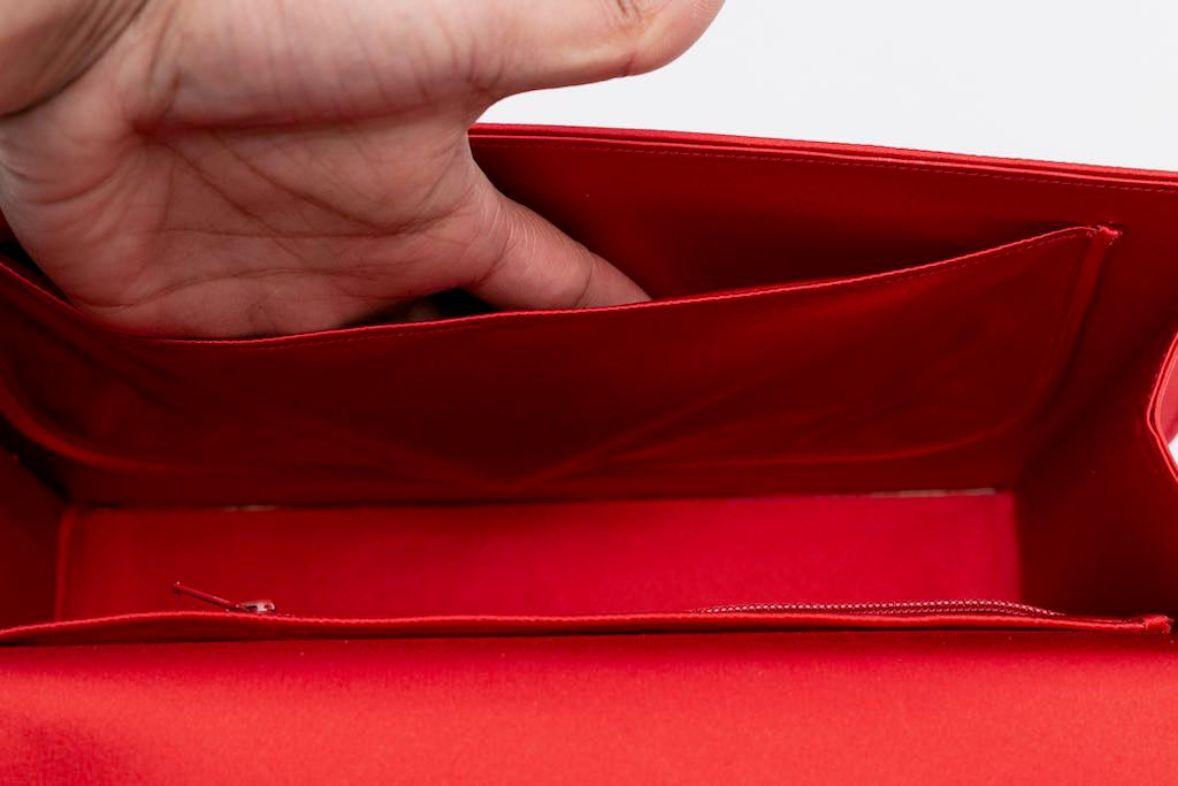 Rote Perlen-Tasche von Renaud Pellegrino im Angebot 7