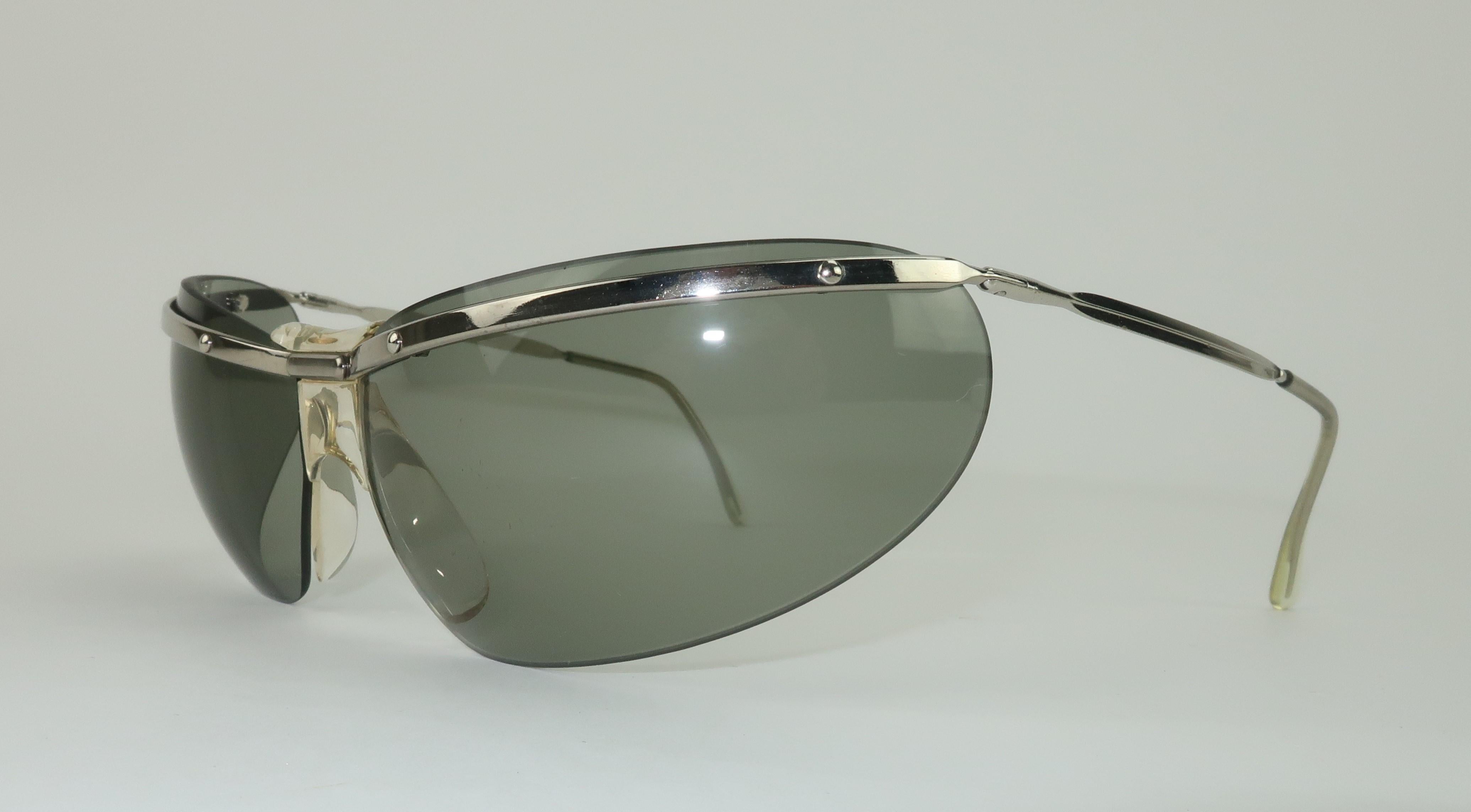 Renauld Spectaculars French Wrap Around Sunglasses, 1960's In Good Condition In Atlanta, GA